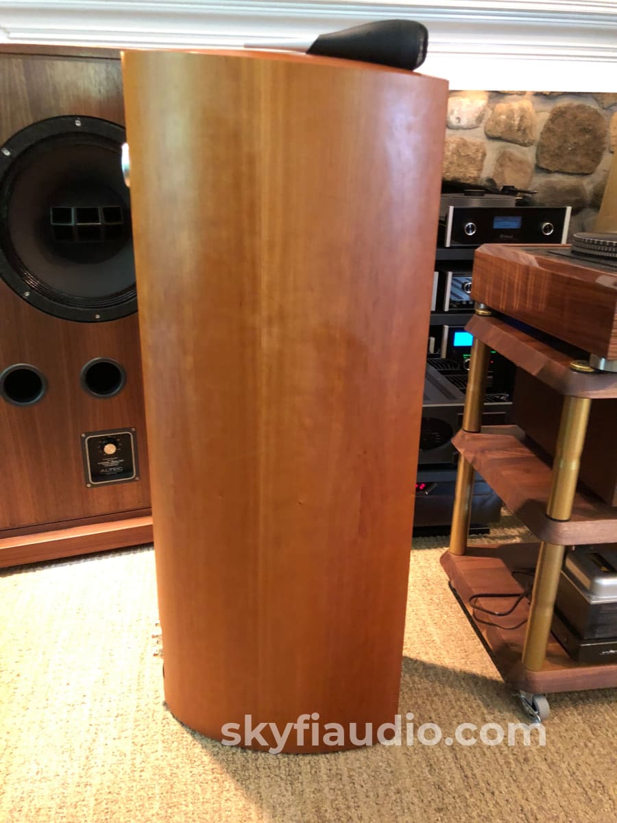 B&W (Bowers And Wilkins) Nautilus 803 Speakers In Cherry