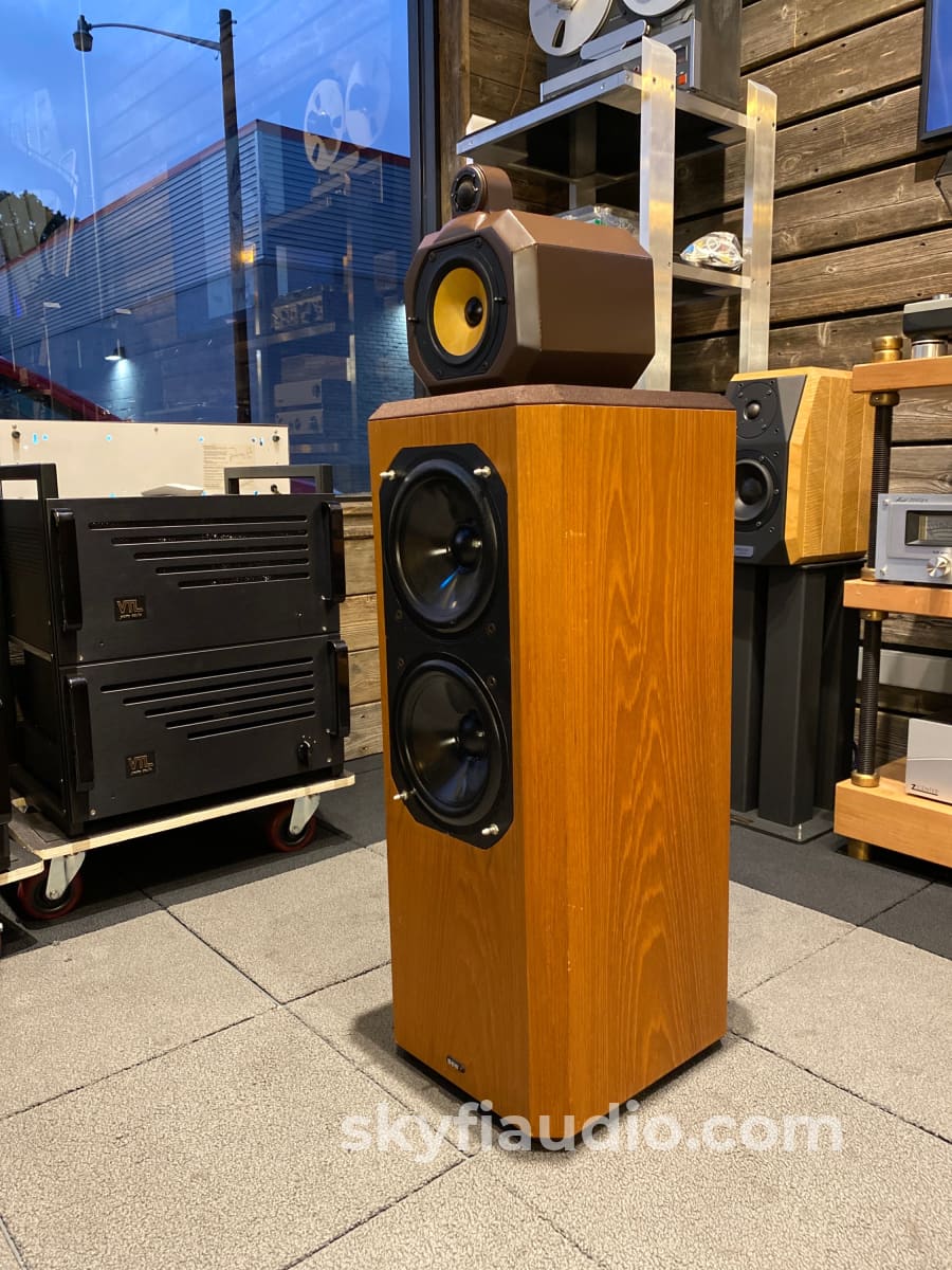 B&W (Bowers & Wilkins) 802 Series 80 Vintage Speakers - Working Perfectly