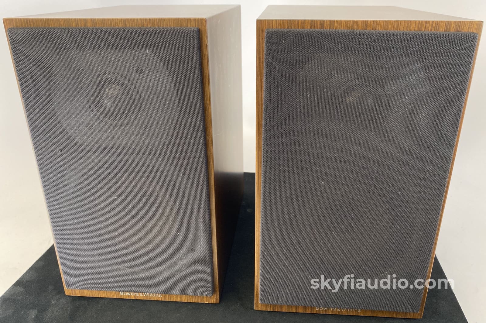 B&W (Bowers & Wilkins) Cm1 Bookshelf Speakers - Wood Finish
