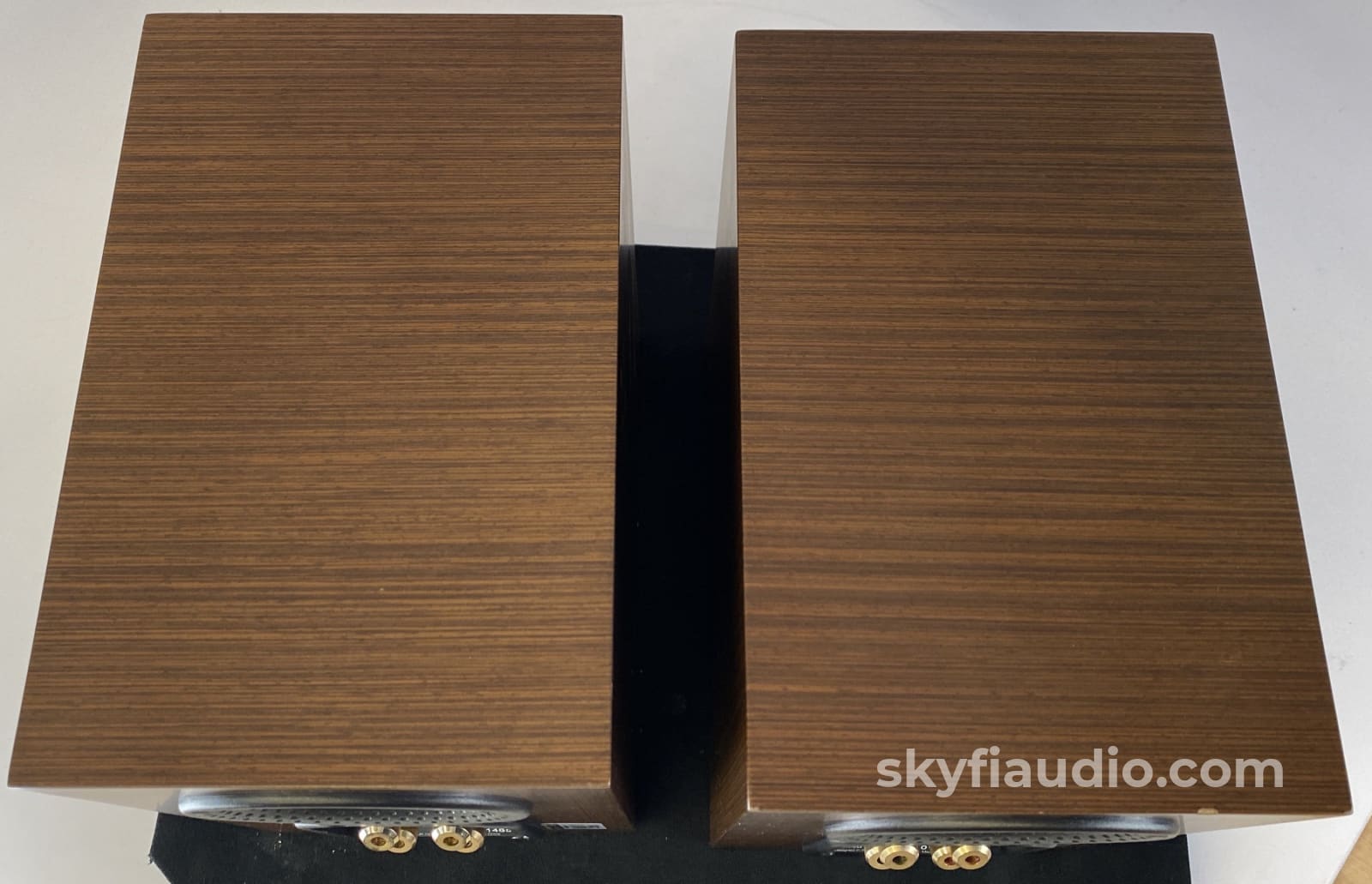 B&W (Bowers & Wilkins) Cm1 Bookshelf Speakers - Wood Finish