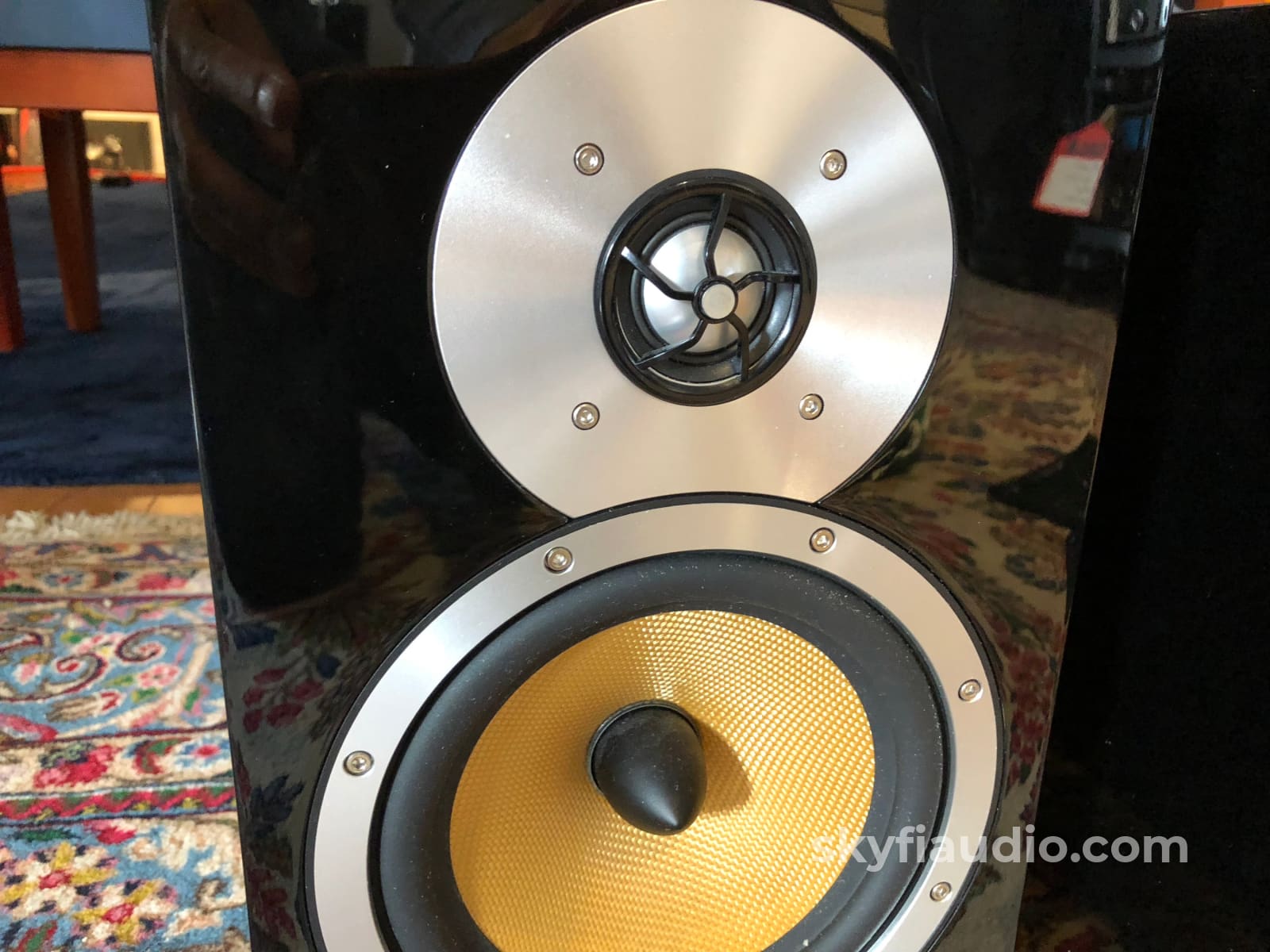 B&W (Bowers & Wilkins) Cm5 Bookshelf Speakers