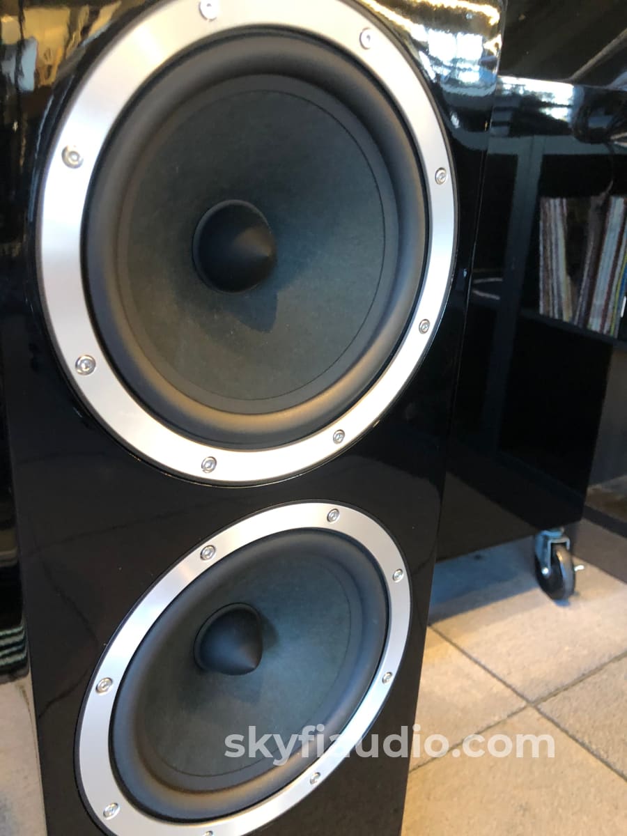 B&W (Bowers & Wilkins) Cm9 Floorstanding Speakers In Gloss Black