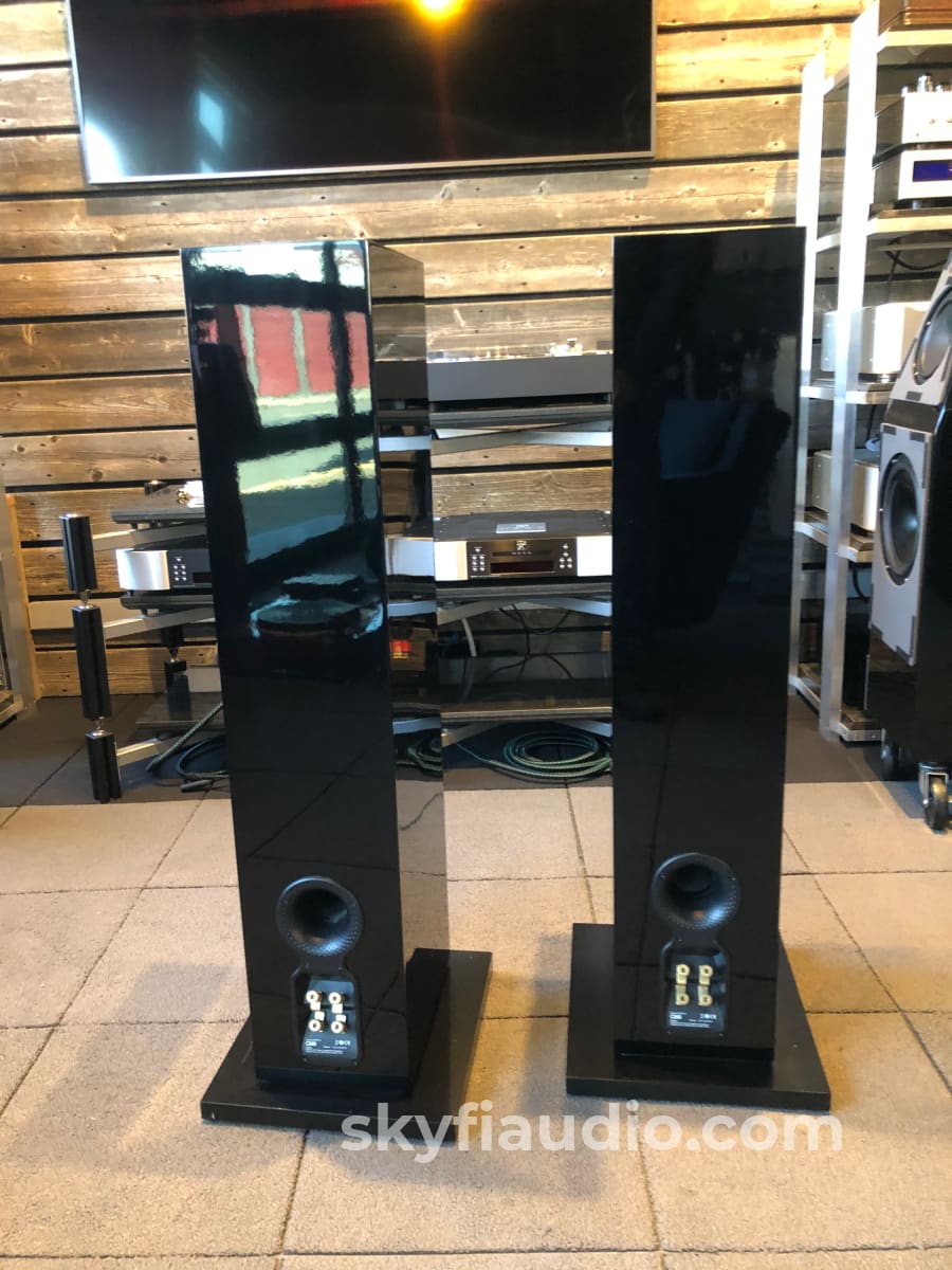B&W (Bowers & Wilkins) Cm9 Floorstanding Speakers In Gloss Black