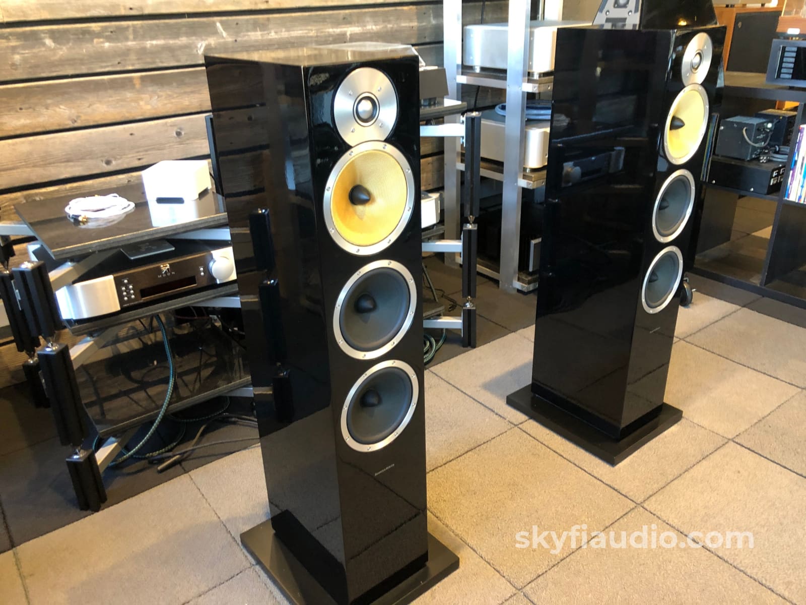 B&W (Bowers & Wilkins) Cm9 Floorstanding Speakers In Gloss Black