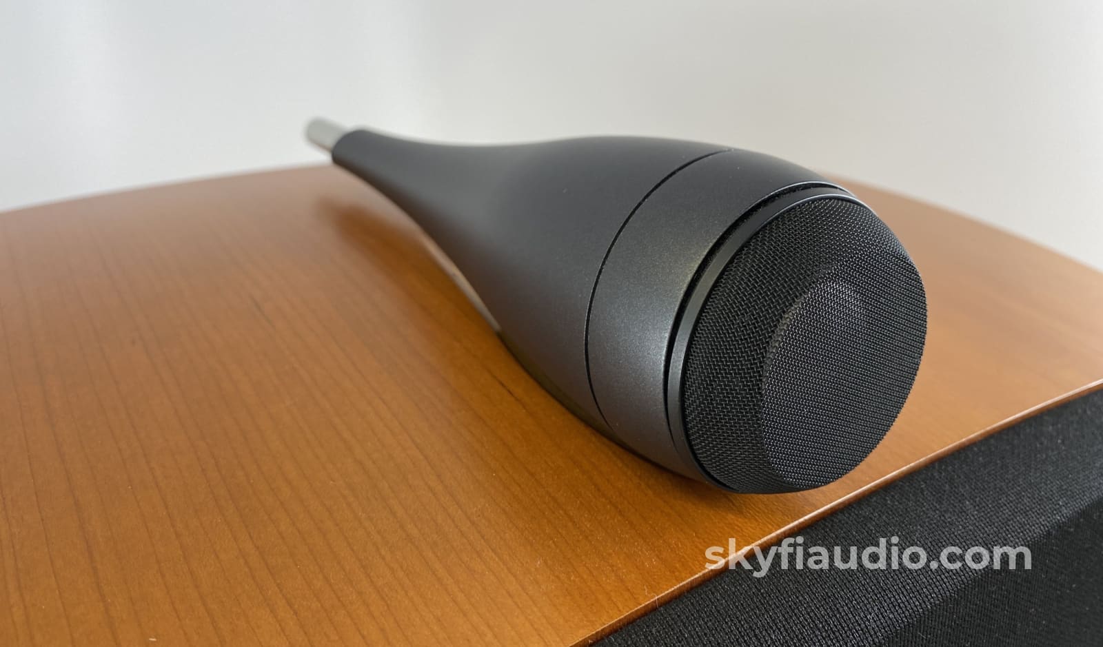 B&W (Bowers & Wilkins) Htm4S Center Channel Speaker In Cherry Speakers