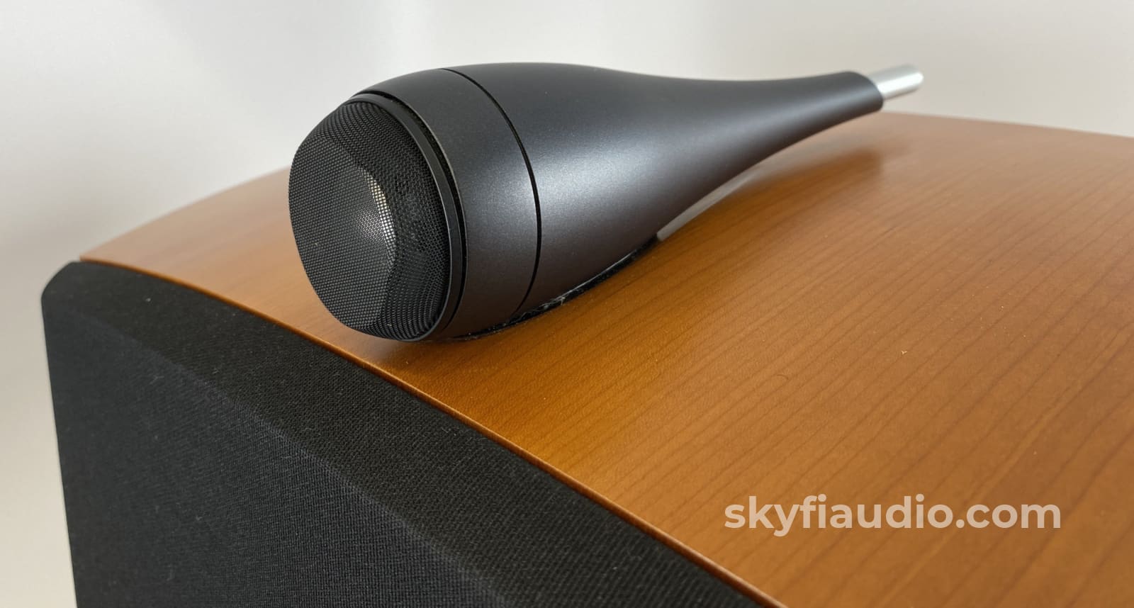 B&W (Bowers & Wilkins) Htm4S Center Channel Speaker In Cherry Speakers
