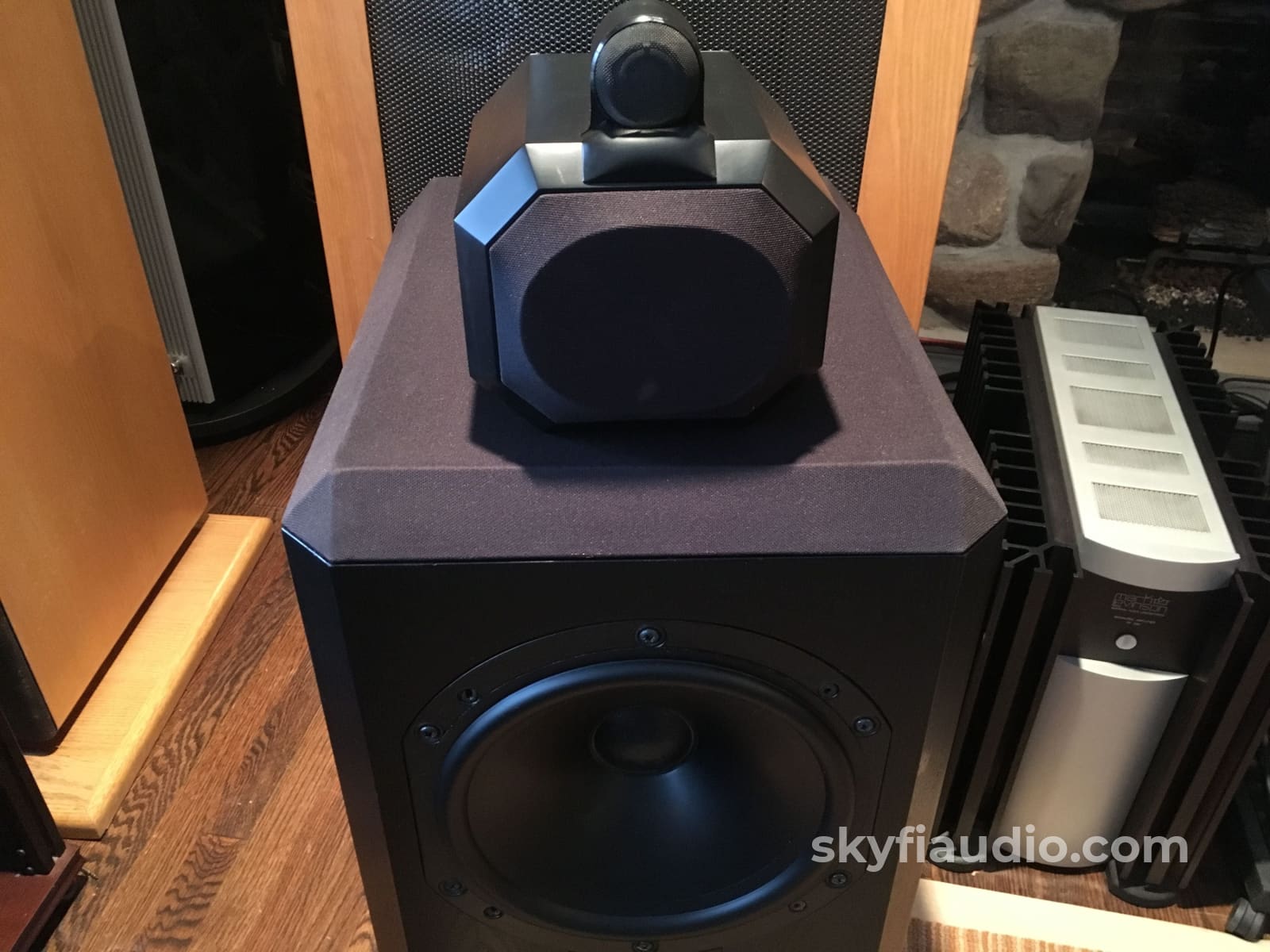 B&W (Bowers & Wilkins) Matrix 801 Series 2 Speakers