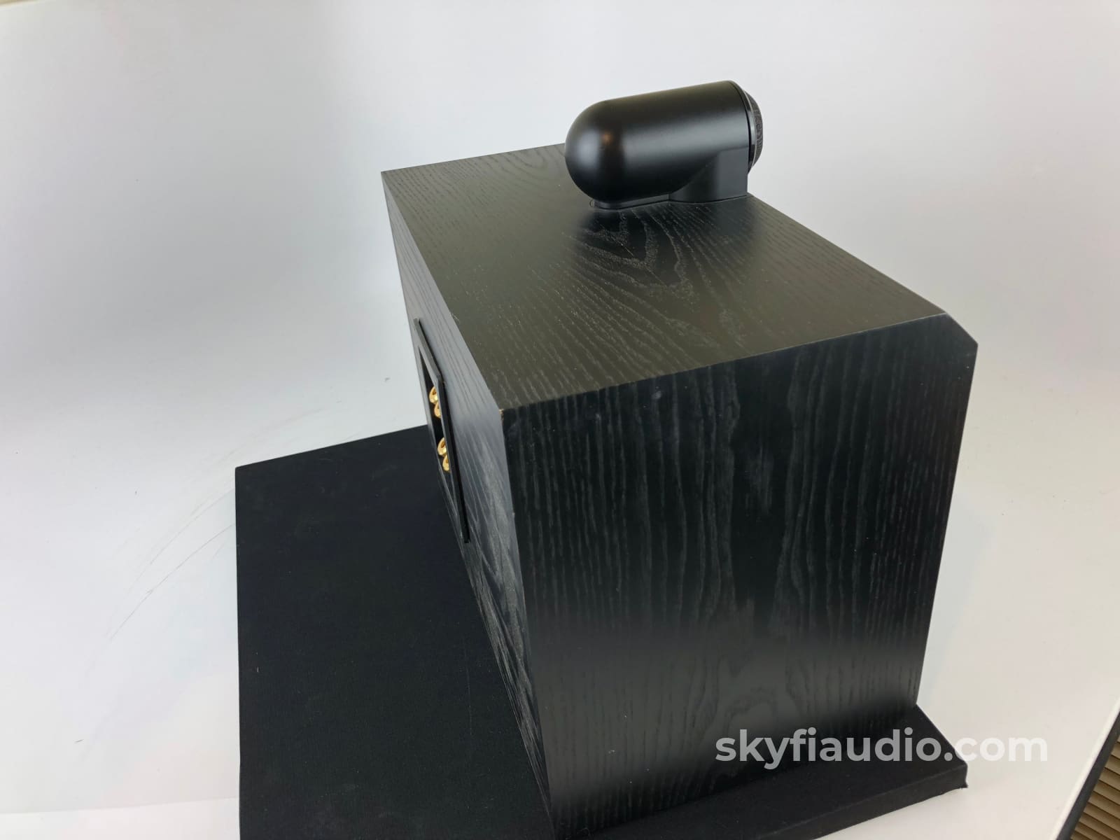 B&W (Bowers & Wilkins) Matrix 805 Vintage Speakers