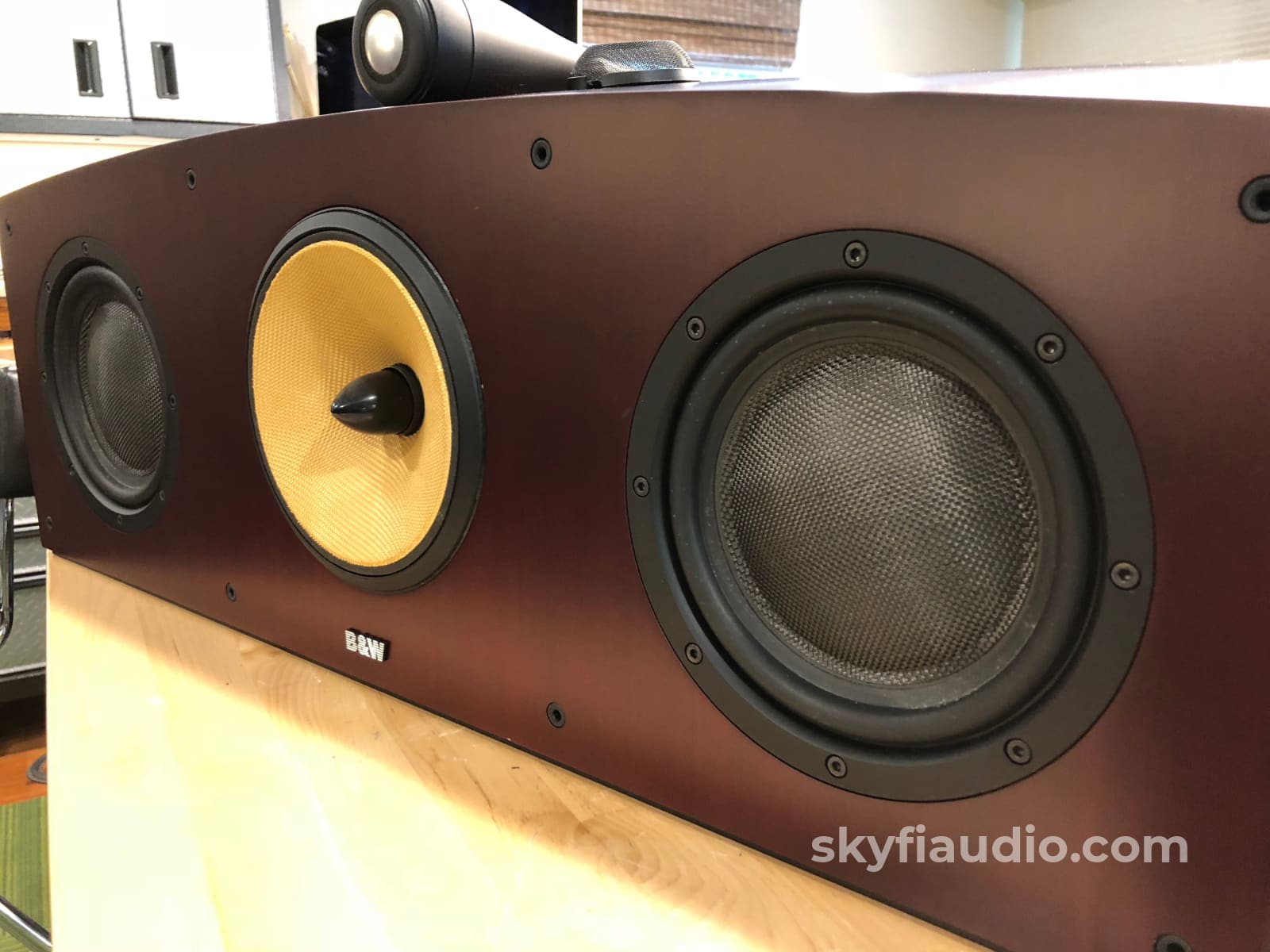 B&W (Bowers & Wilkins) Nautilus Htm-1 Center Theater Speaker - Mint In Box Speakers