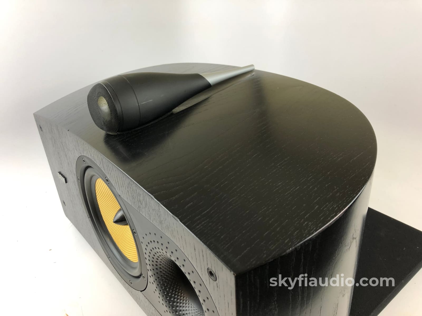 B&W (Bowers & Wilkins) Nautilus Htm2 Center Channel Home Theater Speaker Speakers
