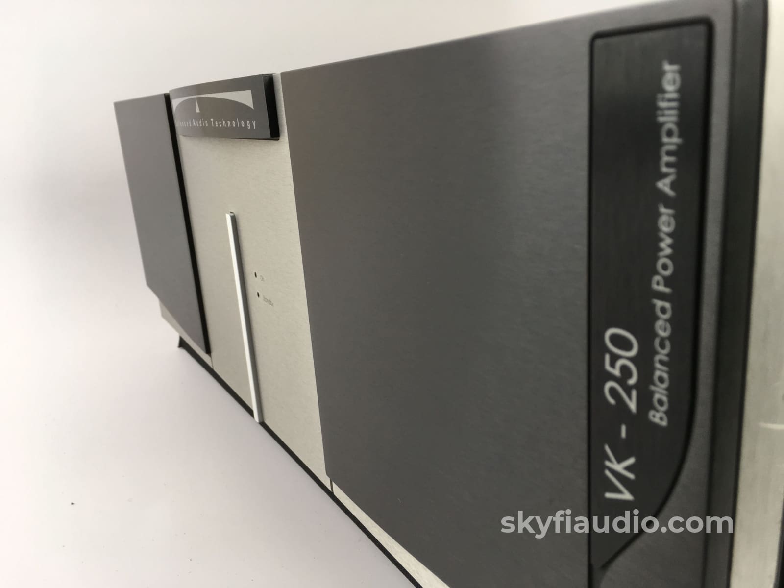 Balanced Audio Technology Vk-250 Solid State Amplifier 250W
