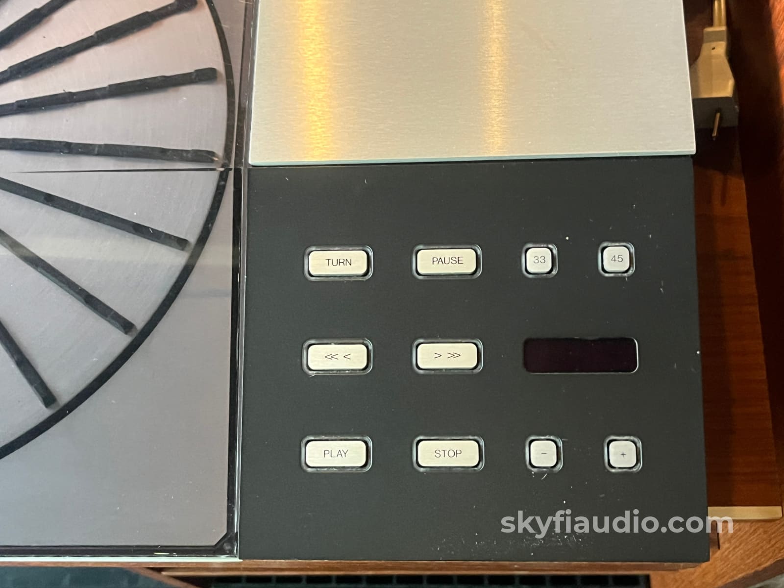Bang & Olufsen B&O Beomaster 1900 Receiver Beogram 8000 Turntable and Beovox S80.2 speakers W/ Original Cabinet - Rare