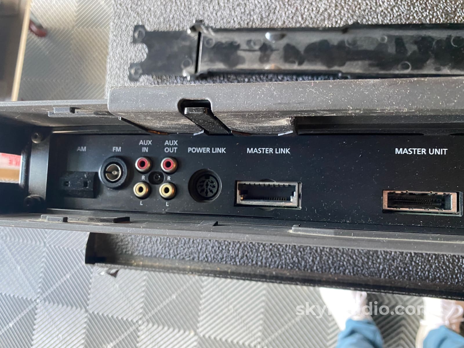 Bang & Olufsen Beocenter 2 - Cd Player And Am/Fm Tuner Receiver Integrated Amplifier