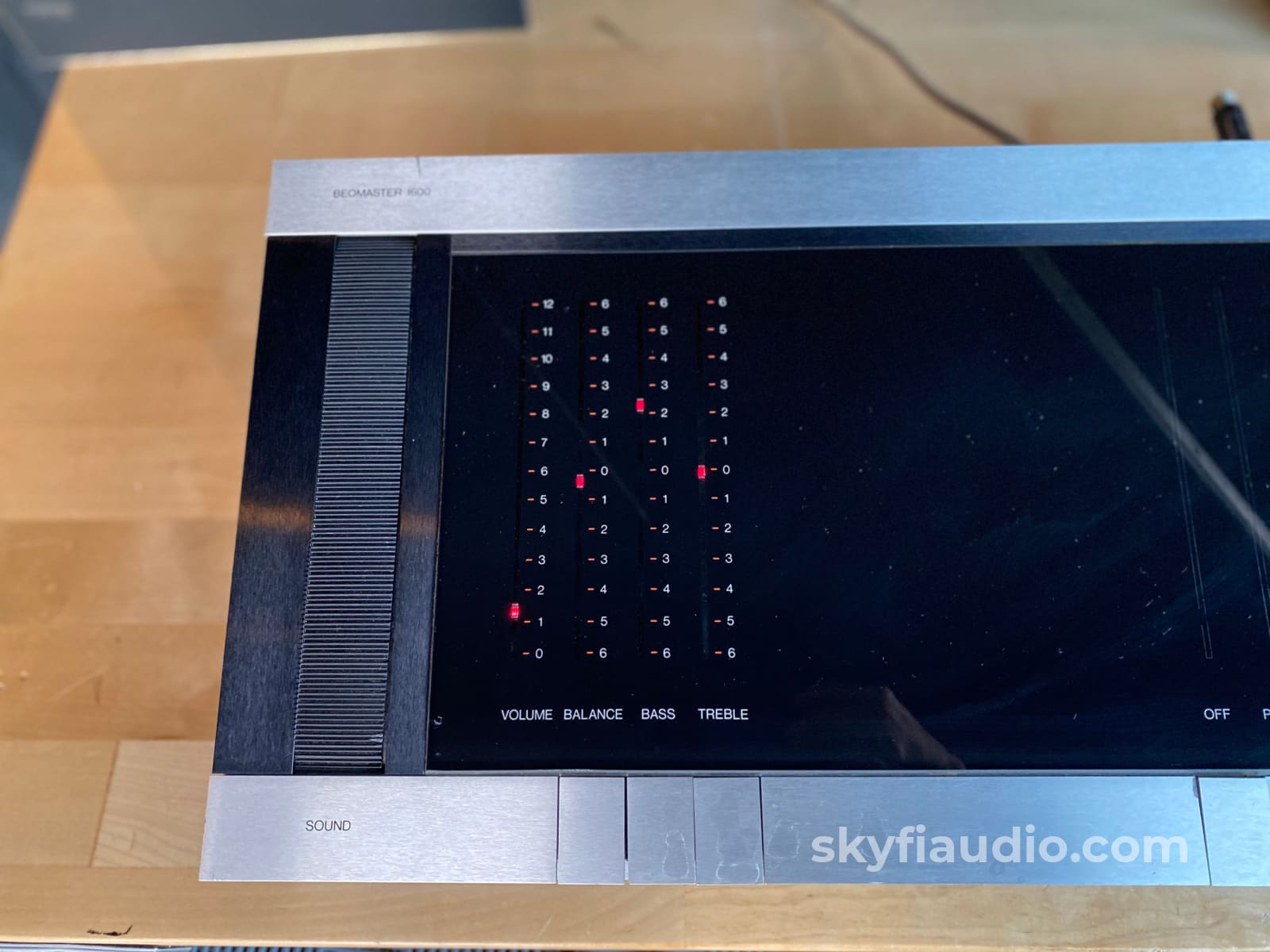 Bang & Olufsen Beomaster 1600 Receiver With Beovox S45 Speakers Integrated Amplifier