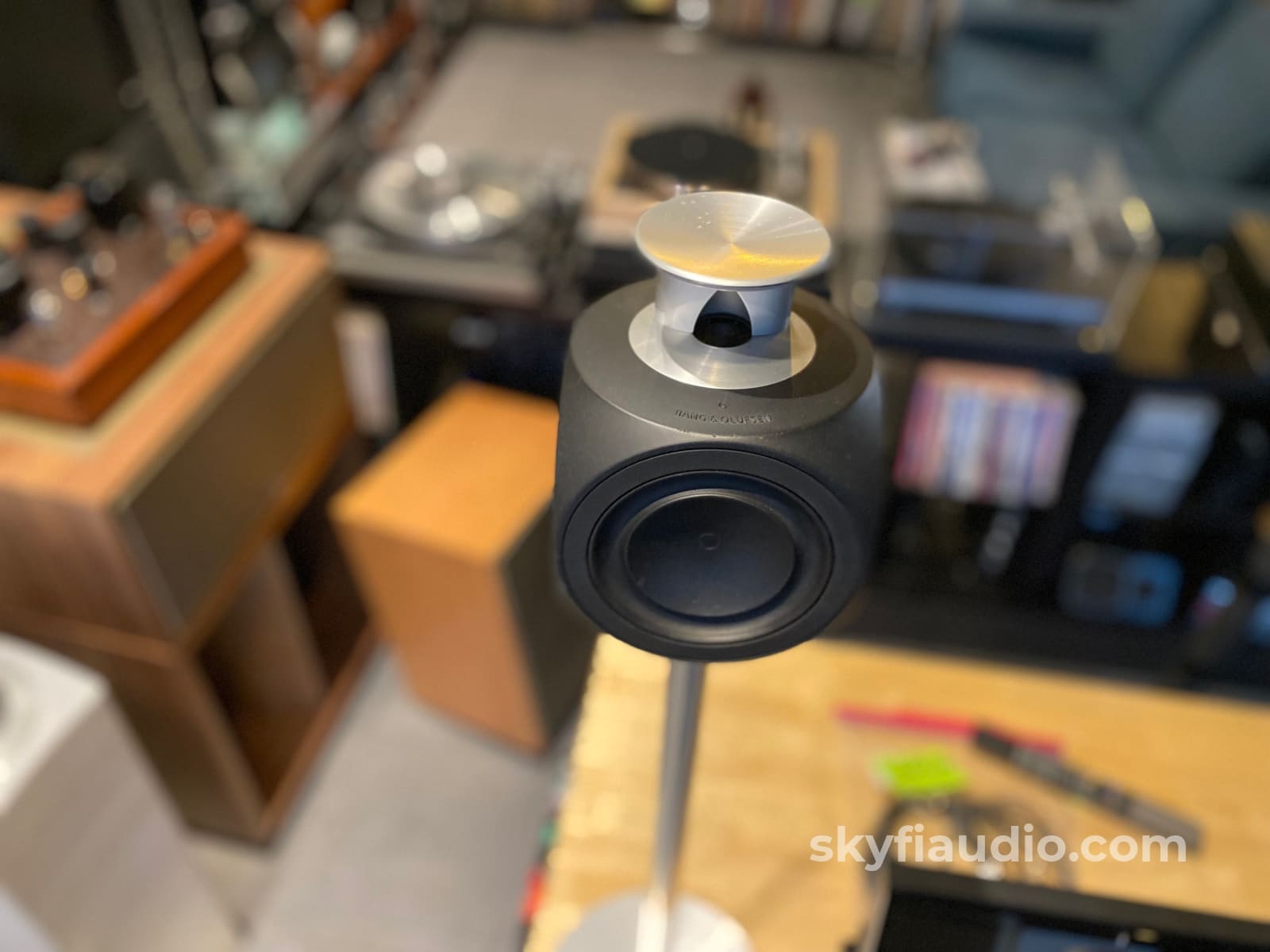 Bang & Olufsen Beosound 3000 And Beolab 3 Speakers (Complete System) Integrated Amplifier