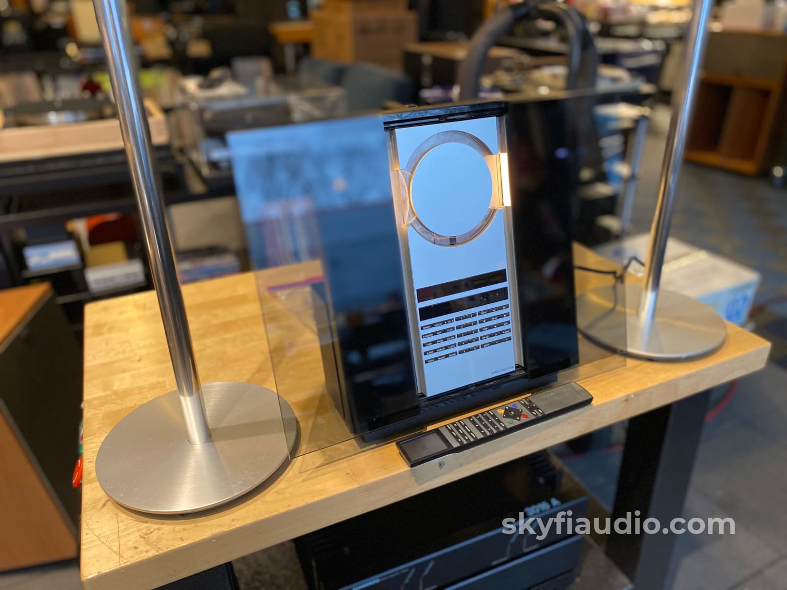 Bang & Olufsen Beosound 3000 And Beolab 3 Speakers (Complete System) Integrated Amplifier