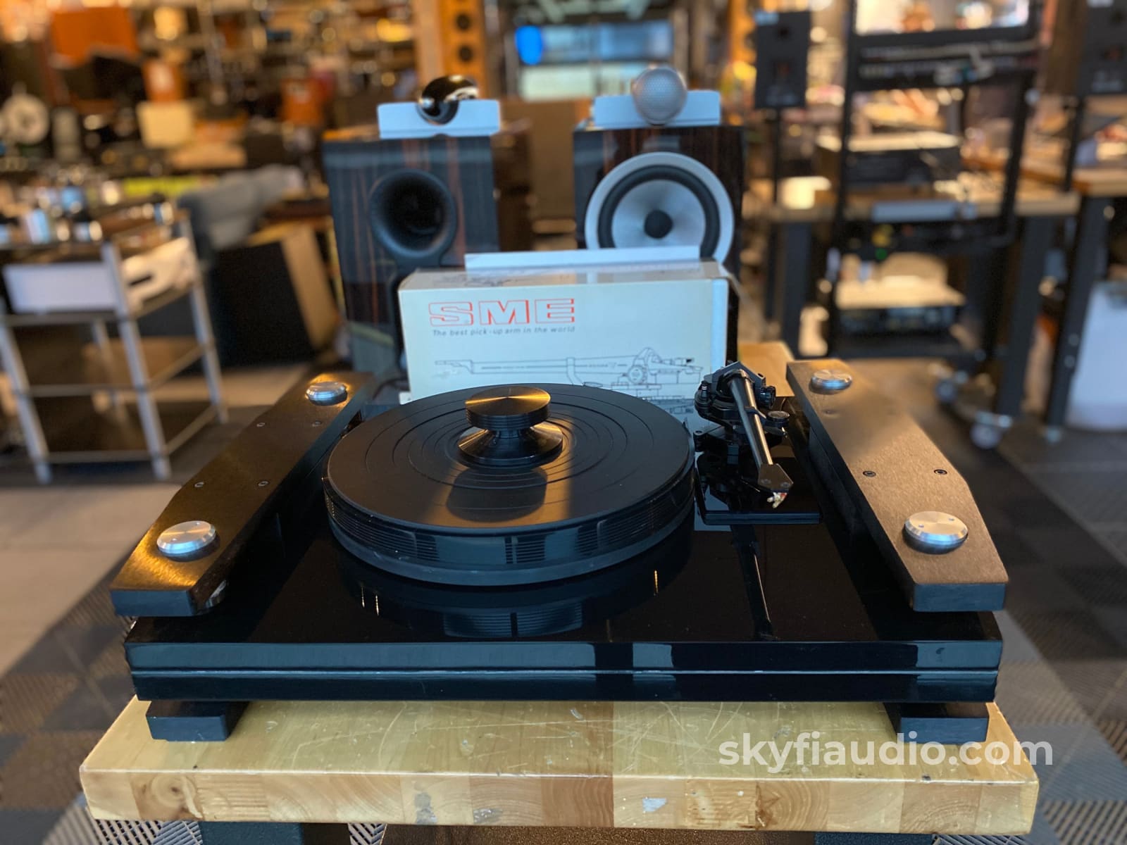 Basis Ovation Turntable With Sme V Magnesium Tonearm