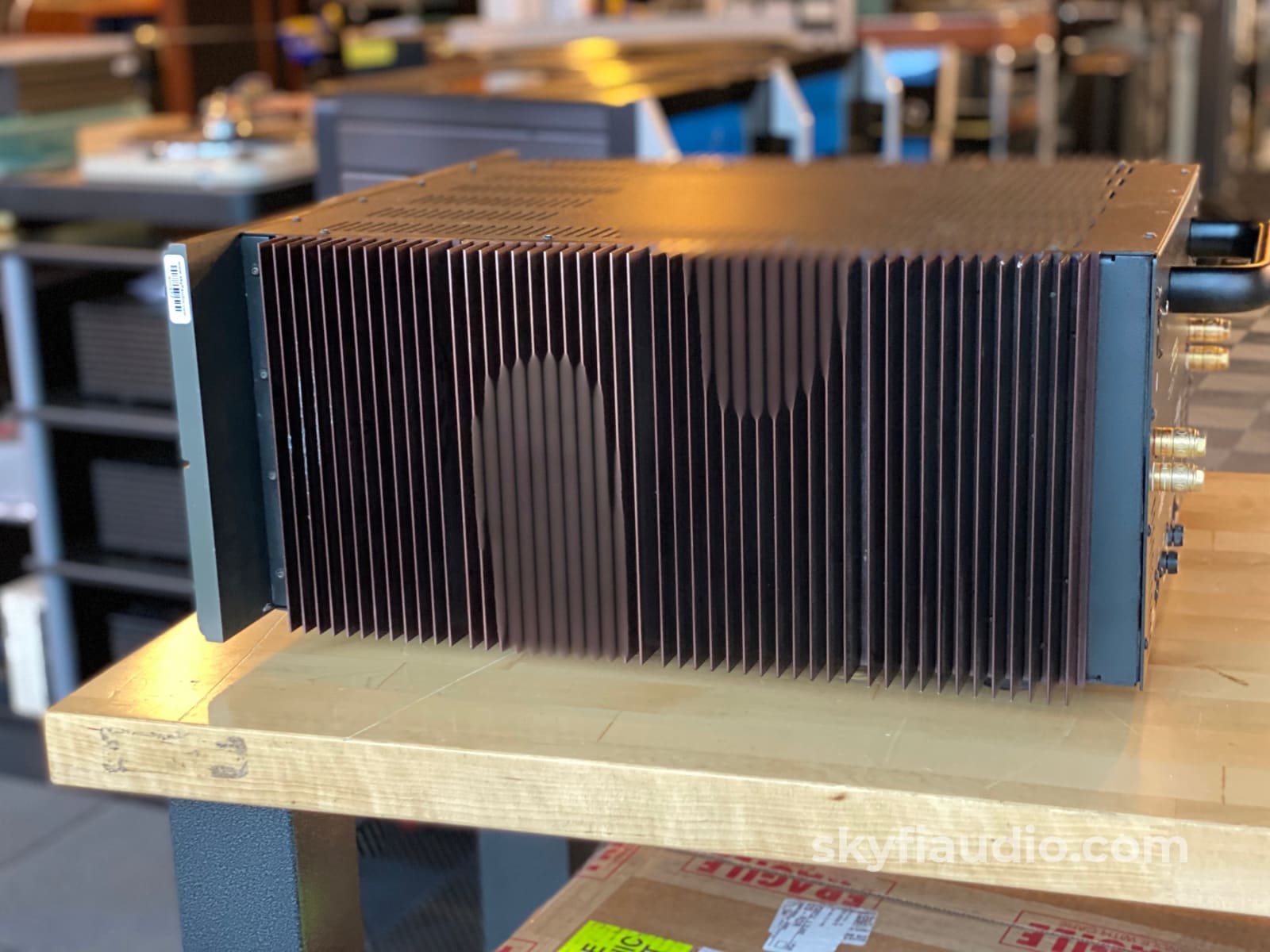 Bat (Balanced Audio Technology) Vk-500 Fully Balanced Amplifier - 250W / 450W