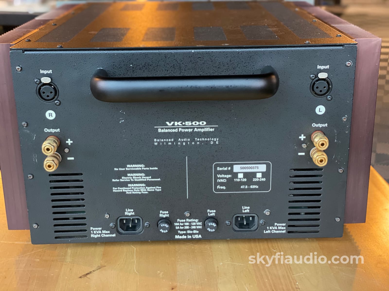 Bat (Balanced Audio Technology) Vk-500 Fully Balanced Amplifier - 250W / 450W