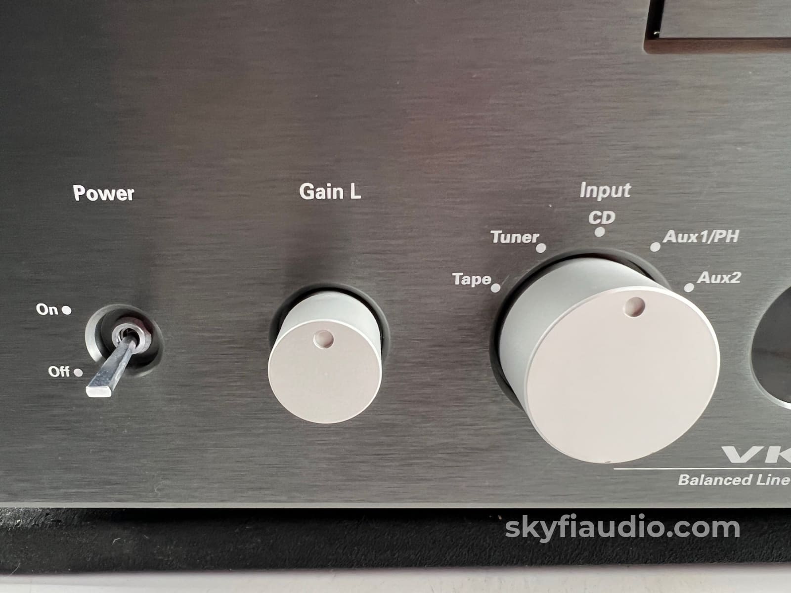 Bat (Balanced Audio Technology) Vk-5I All Tube Dual Mono And Balanced Preamplifier