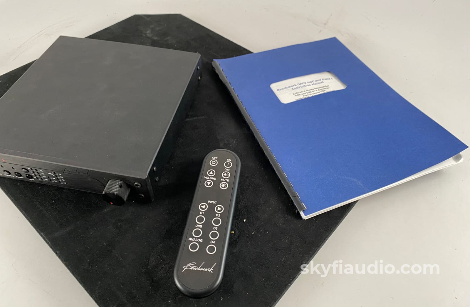 Benchmark Dac3 L - Dsd Reference Quad-Balanced 32-Bit Dac And Preamp With Remote Cd + Digital