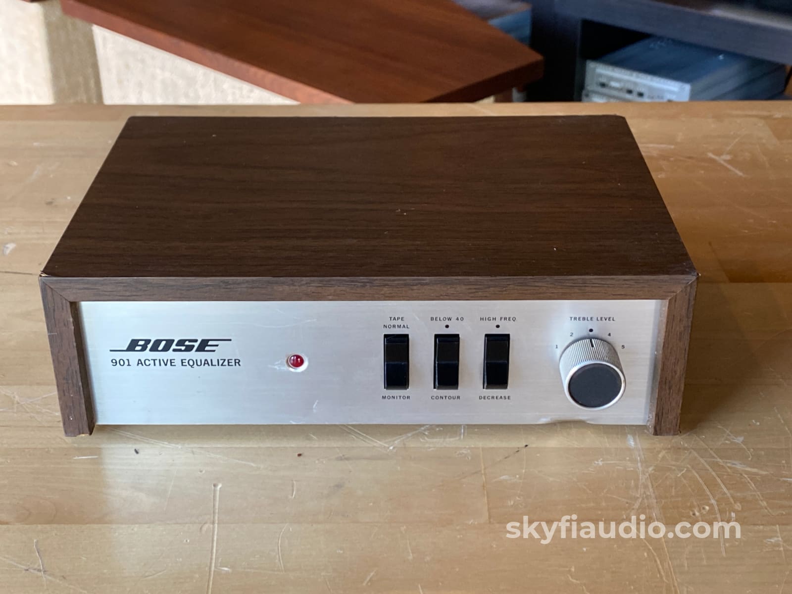 Bose 901 Series Ii Direct/Reflecting Vintage Speakers - W/Original Eq And Tulip Stands