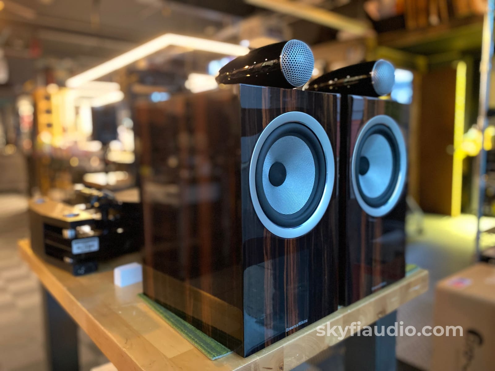 B&W Bowers & Wilkins Signature 705 S2 Datuk Gloss Speakers - Super Rare