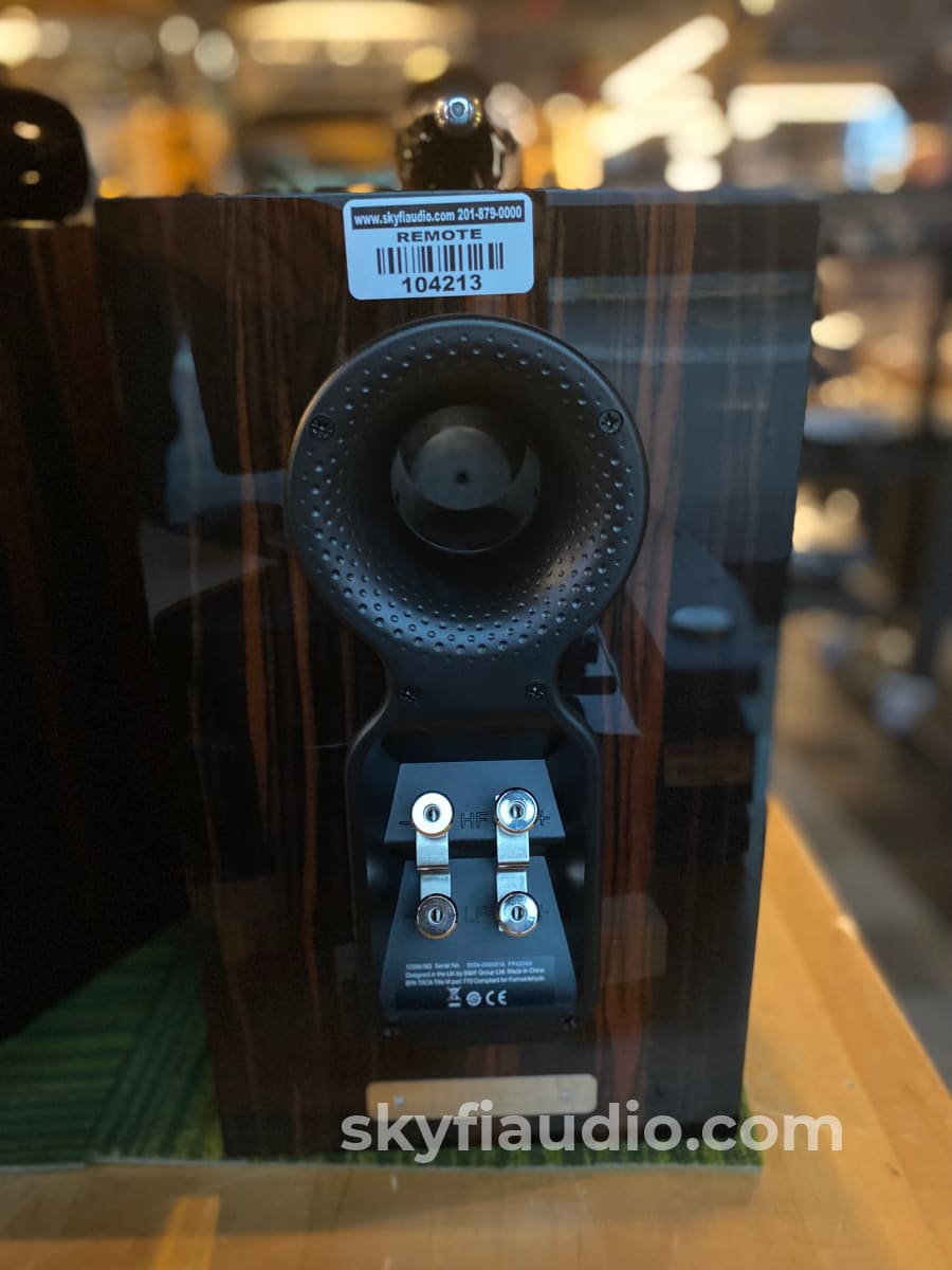 B&W Bowers & Wilkins Signature 705 S2 Datuk Gloss Speakers - Super Rare