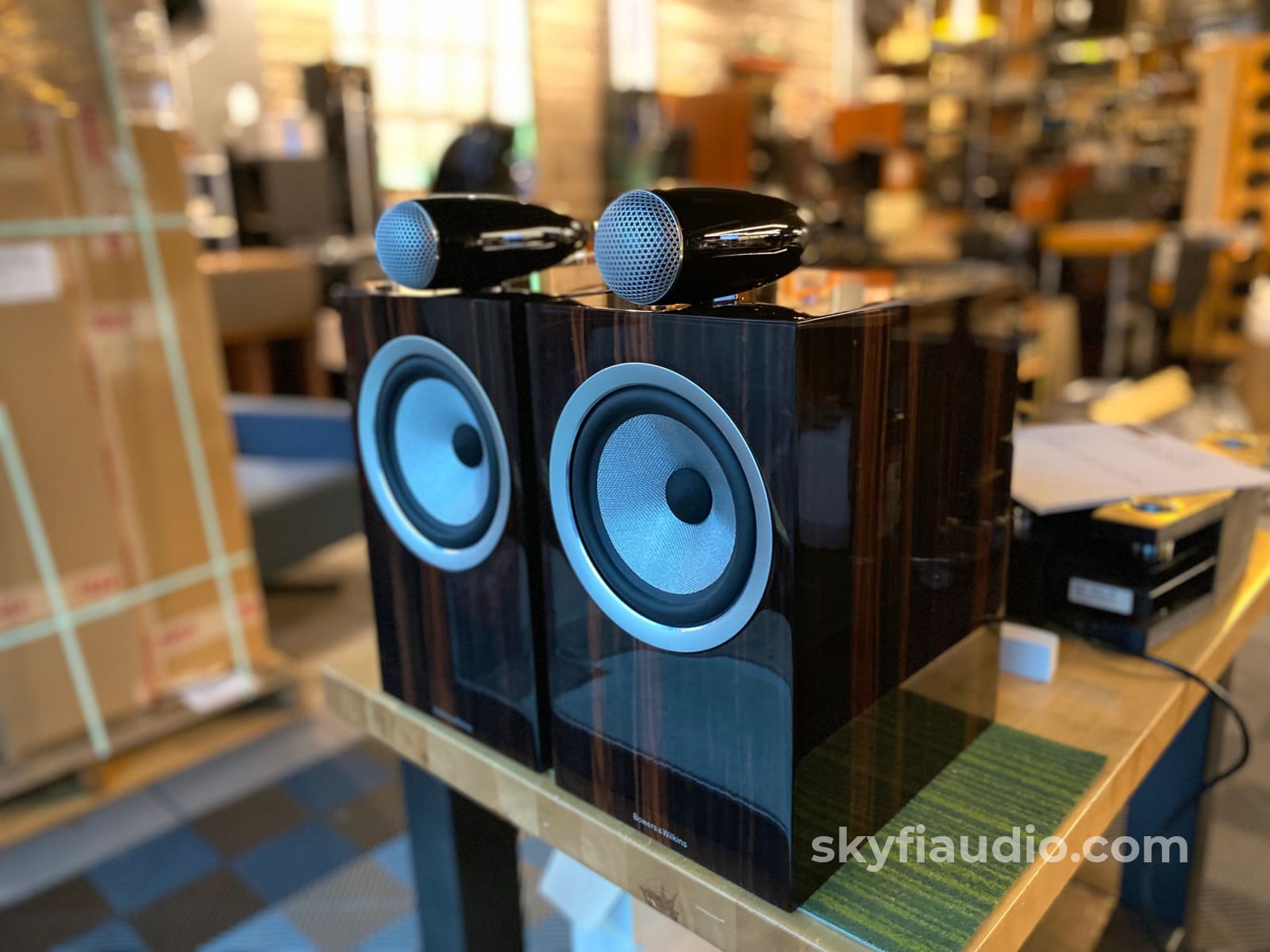 B&W Bowers & Wilkins Signature 705 S2 Datuk Gloss Speakers - Super Rare