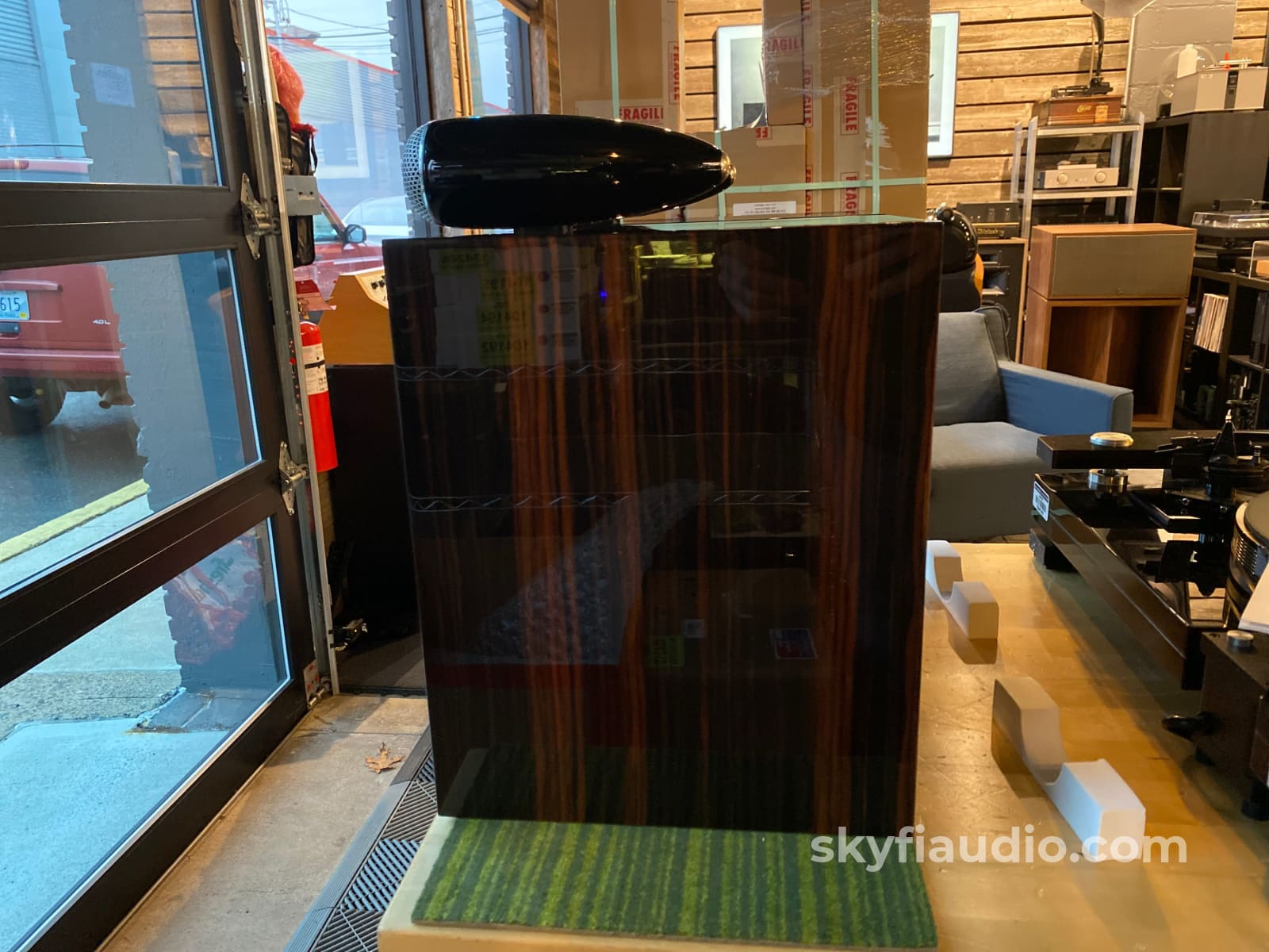 B&W Bowers & Wilkins Signature 705 S2 Datuk Gloss Speakers - Super Rare