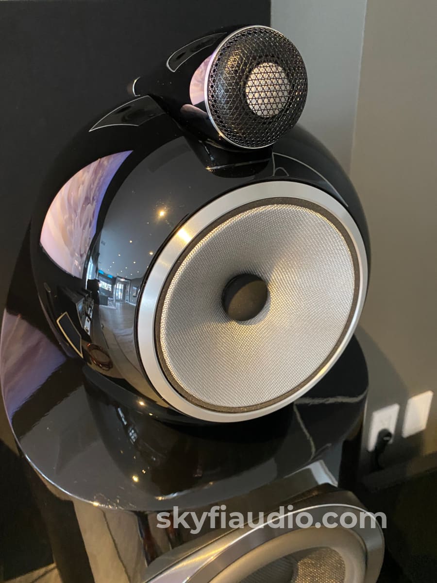 Bowers & Wilkins 800 D3 Speakers Demo Like New Complete