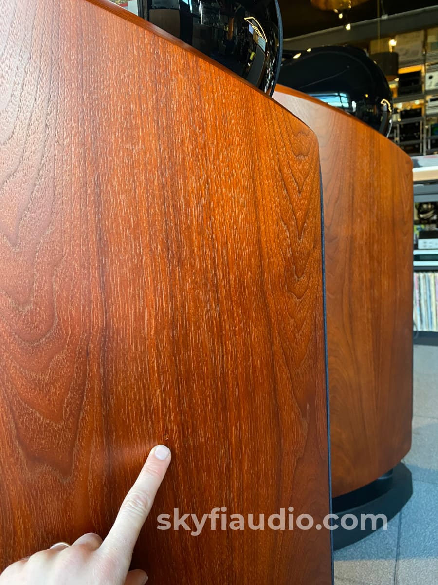 B&W Bowers & Wilkins 802D Speakers In Rosenut Speakers