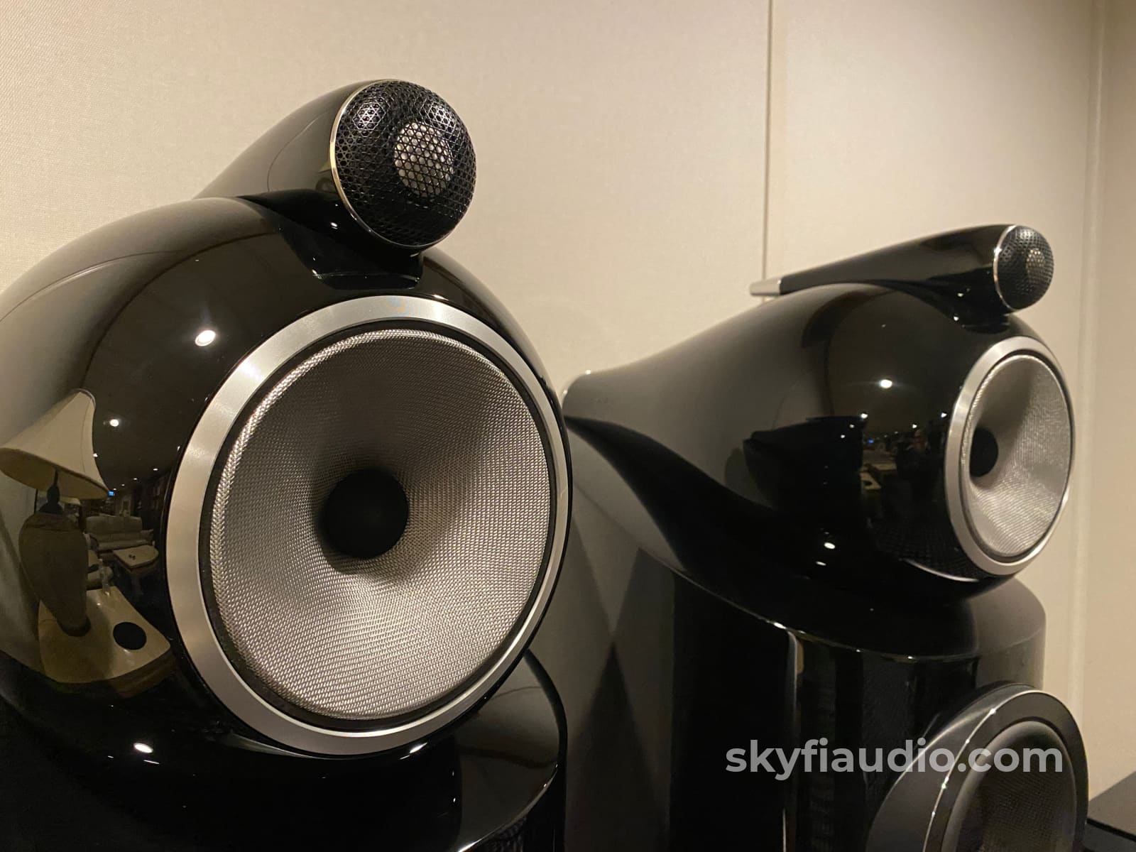 Bowers & Wilkins 802 D3 Speakers In Gloss Black- Like New And Complete