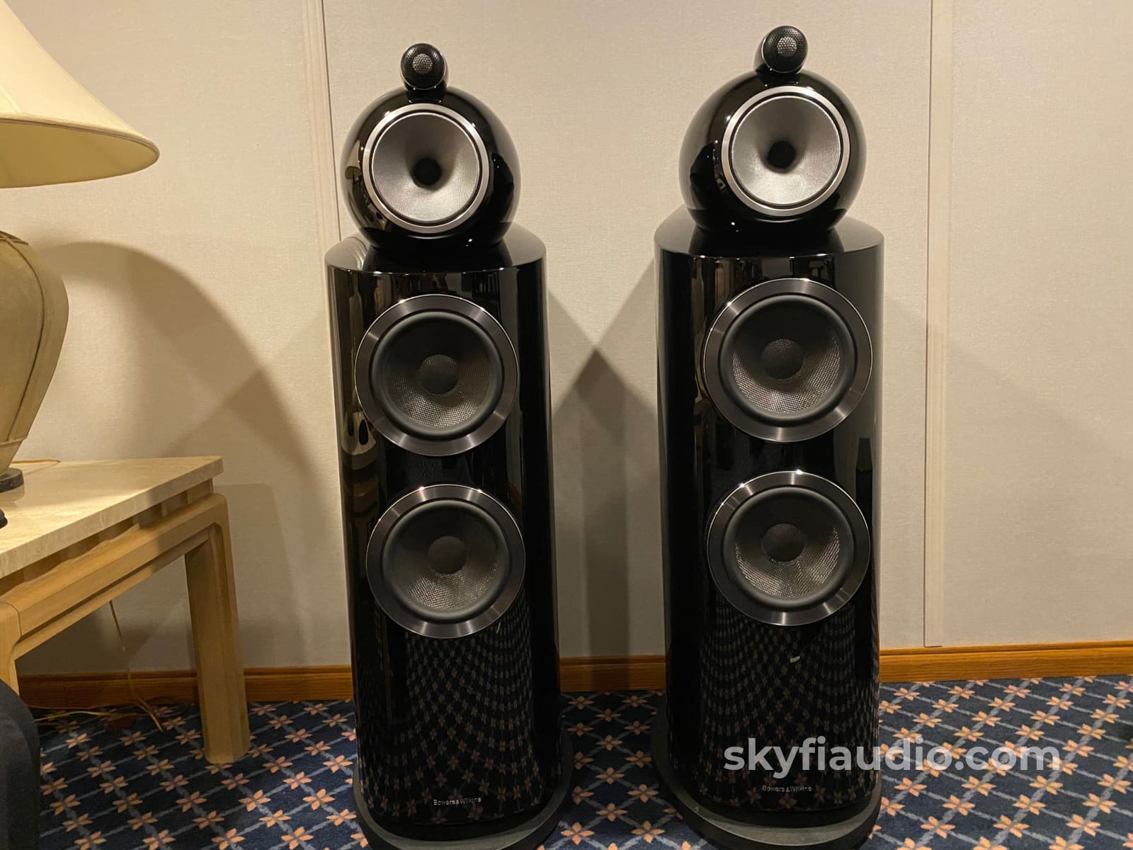 Bowers & Wilkins 802 D3 Speakers In Gloss Black - Like New and Complet