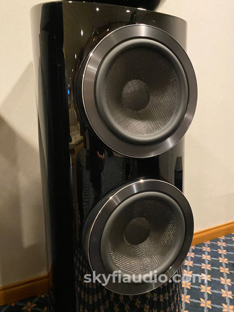 Bowers & Wilkins 802 D3 Speakers In Gloss Black- Like New And Complete