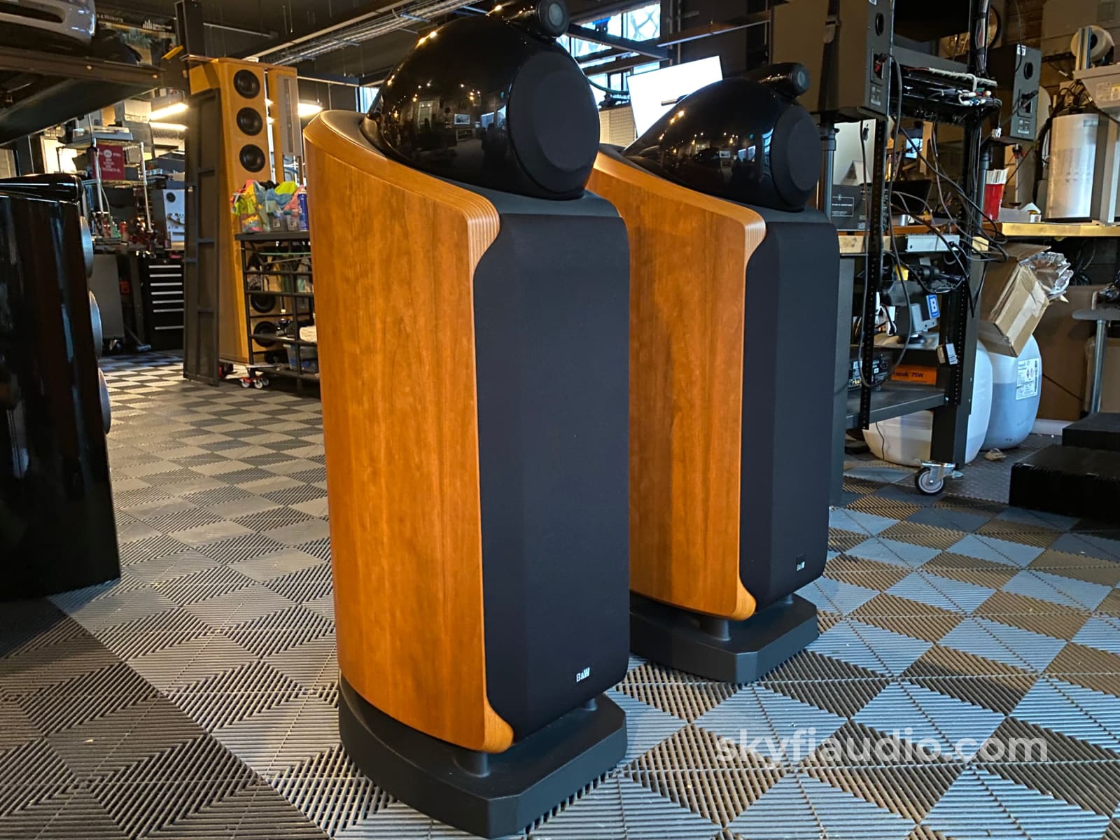 Bowers & Wilkins 802D Speakers In Cherrywood - Like New