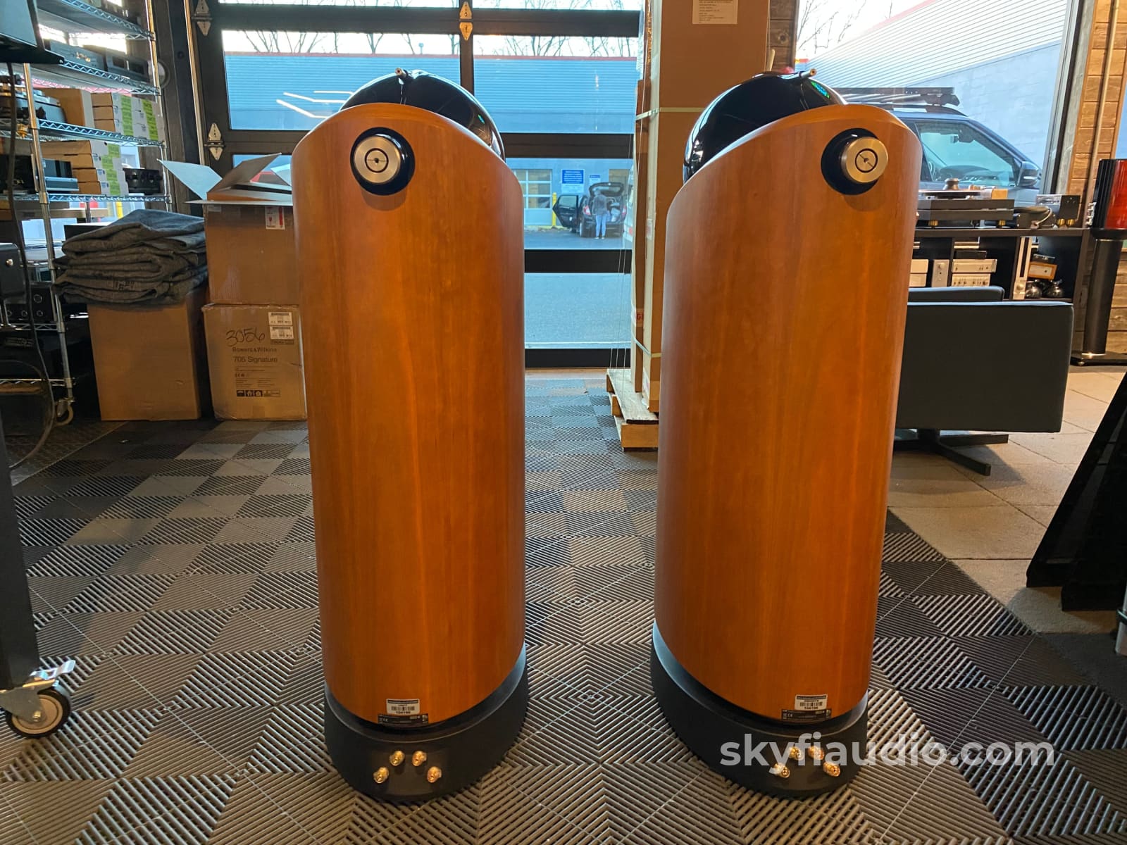 Bowers & Wilkins 802D Speakers In Cherrywood - Like New