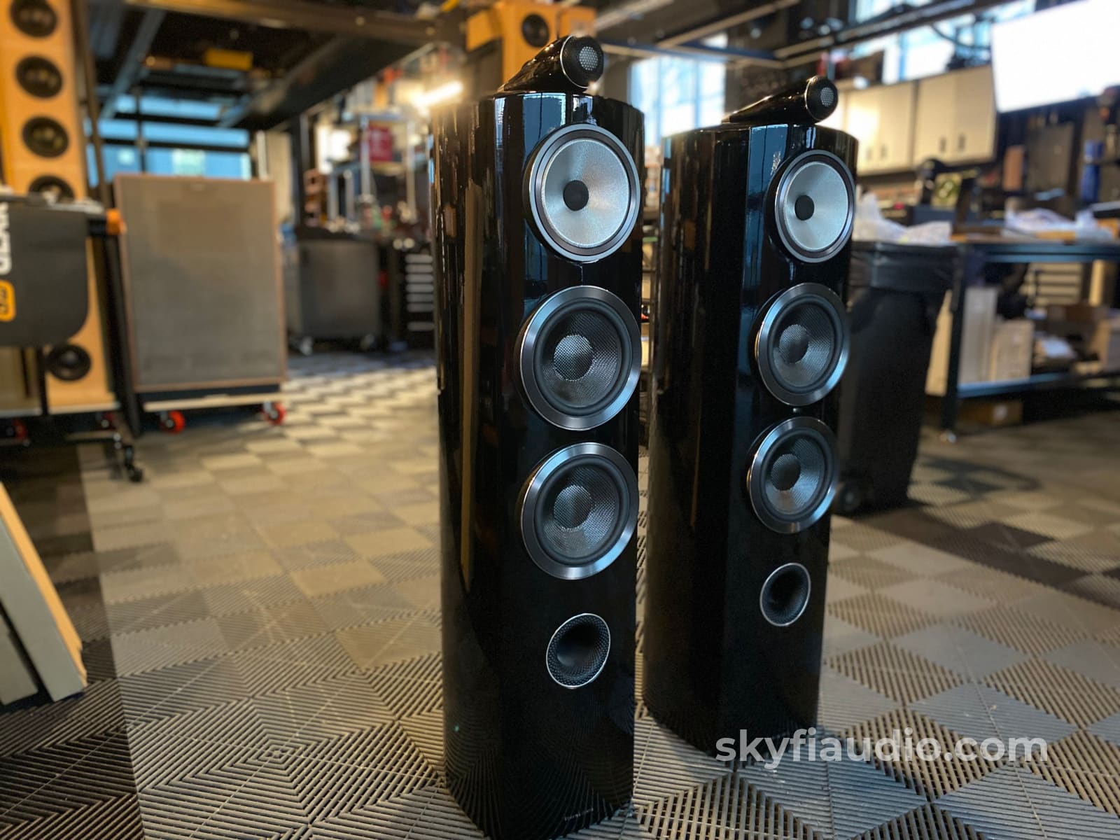 Bowers & Wilkins 804 D3 Speakers In Gloss Black - Like New
