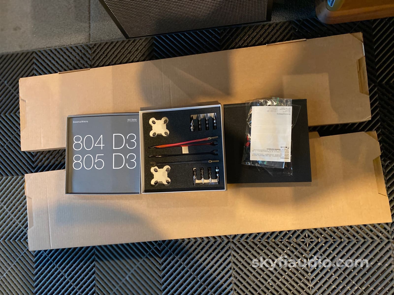 Bowers & Wilkins 804 D3 Speakers In Gloss Black - Like New