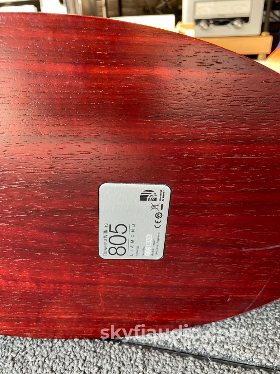 Bowers & Wilkins 805 Diamond Speakers In A Gorgeous Rosenut Finish Complete Set