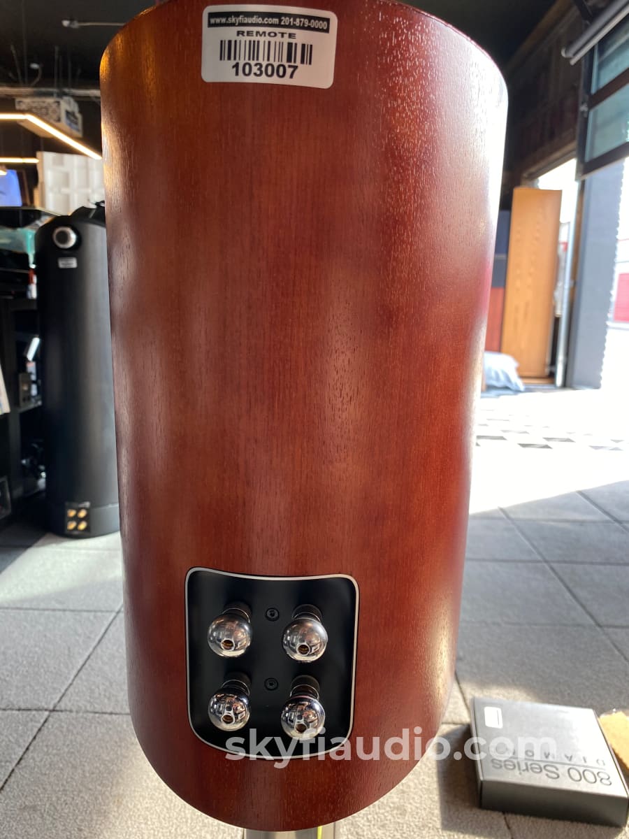 Bowers & Wilkins 805 Diamond Speakers In A Gorgeous Rosenut Finish Complete Set