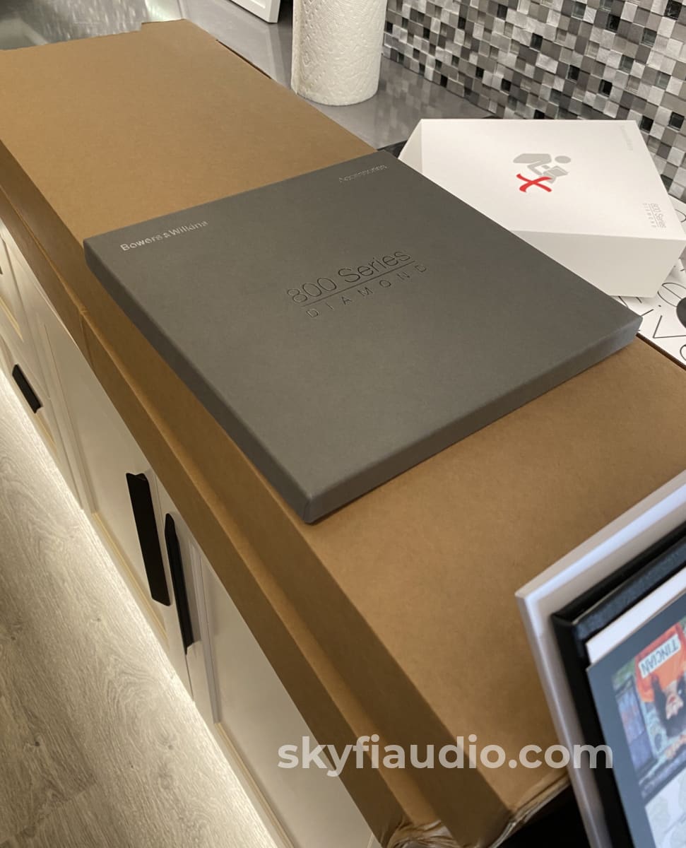 Bowers & Wilkins (B&W) 803 D3 Diamond Series Speakers Like New And Complete