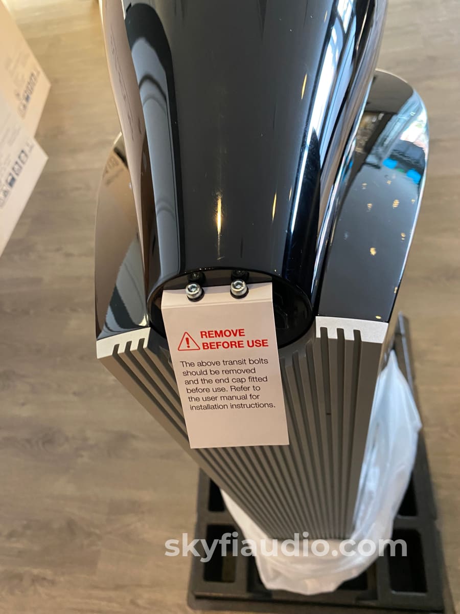 Bowers & Wilkins (B&W) 803 D3 Diamond Series Speakers Like New And Complete