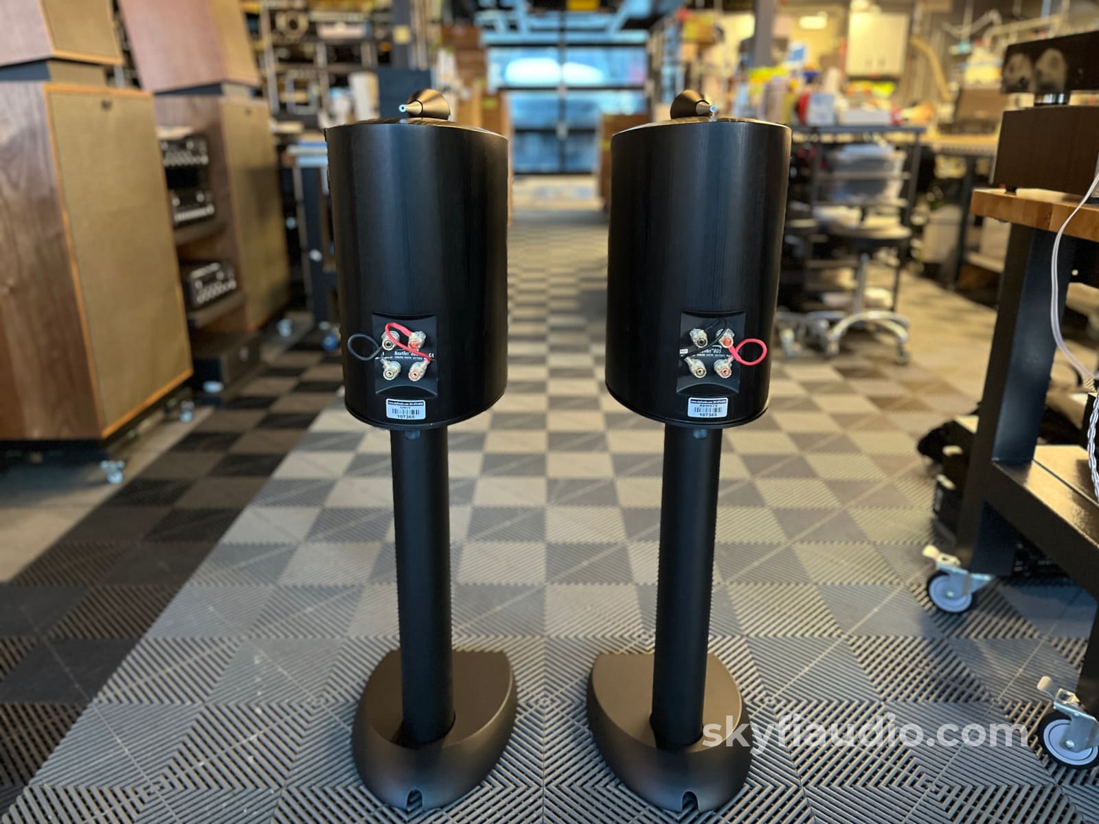 Bowers and Wilkins B&W Nautilus 805 Speakers W/ Stands Speakers