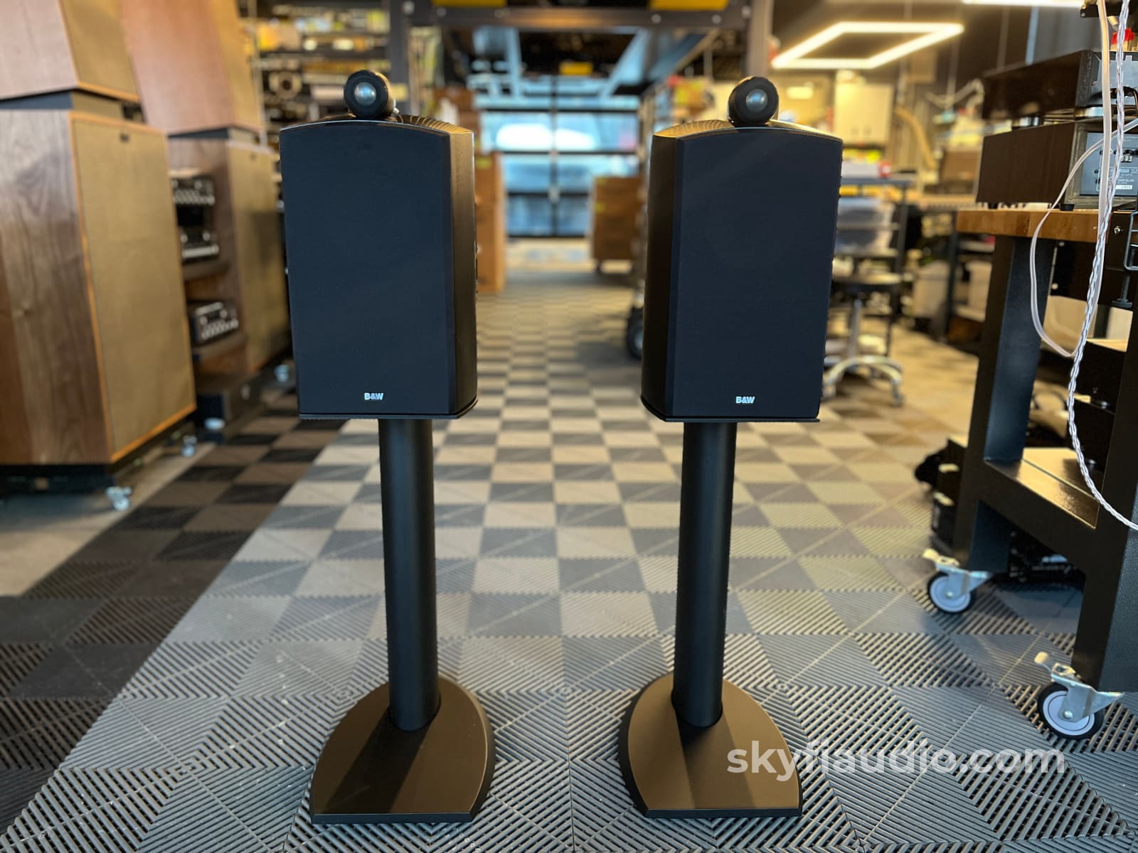 Bowers and Wilkins B&W Nautilus 805 Speakers W/ Stands Speakers