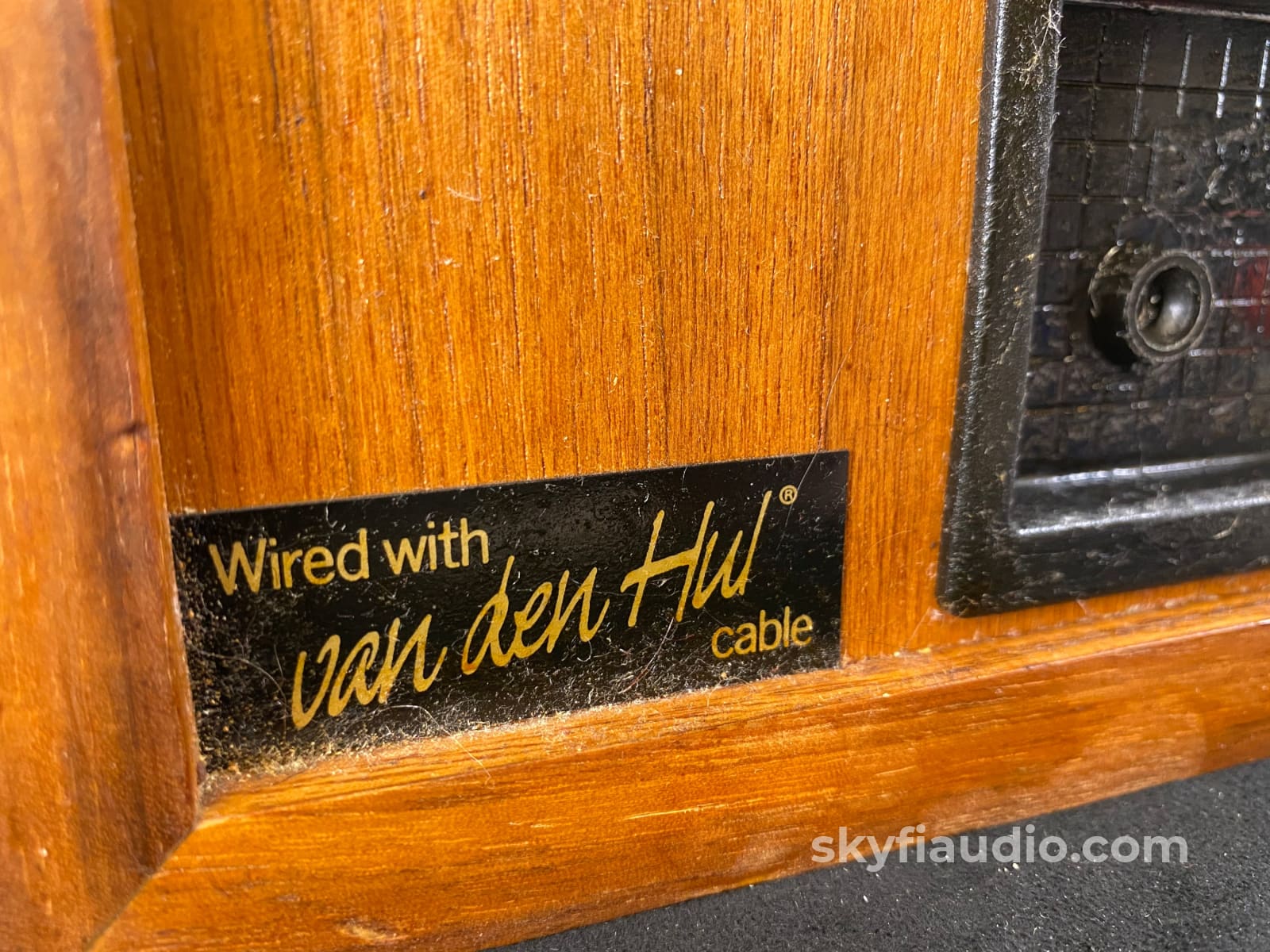 Bowers & Wilkins Matrix 1 Vintage Speakers - Restored