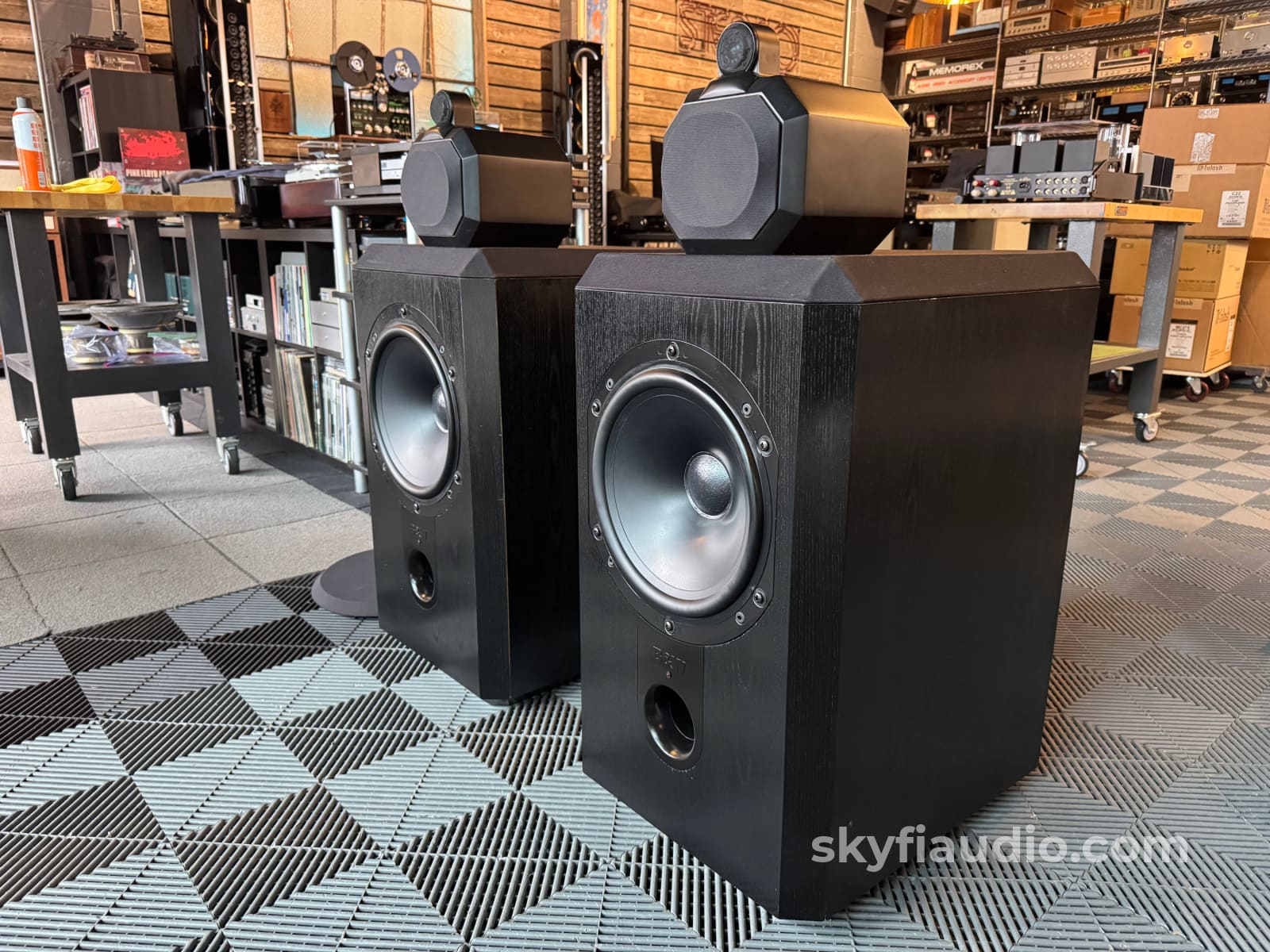 Bowers & Wilkins Matrix 801 Series II Vintage Speakers Speakers