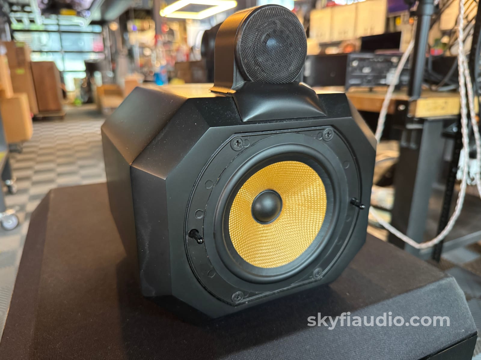Bowers & Wilkins Matrix 801 Series II Vintage Speakers Speakers