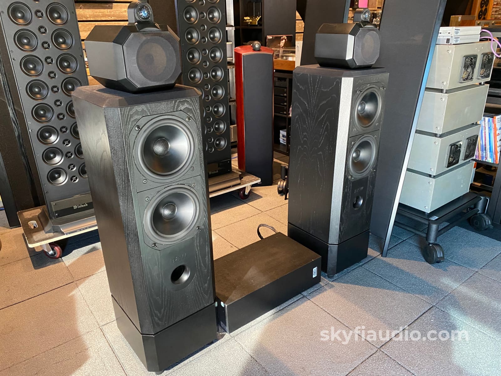 Bowers & Wilkins Matrix 802 Series 2 Speakers - W/External Crossovers Stands And Boxes