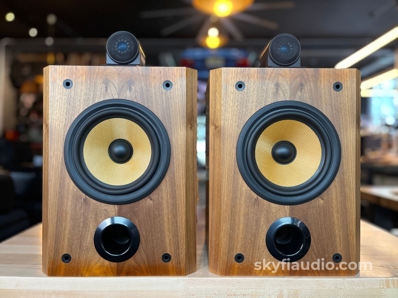 Bowers & Wilkins Matrix 805 Bookshelf Speakers